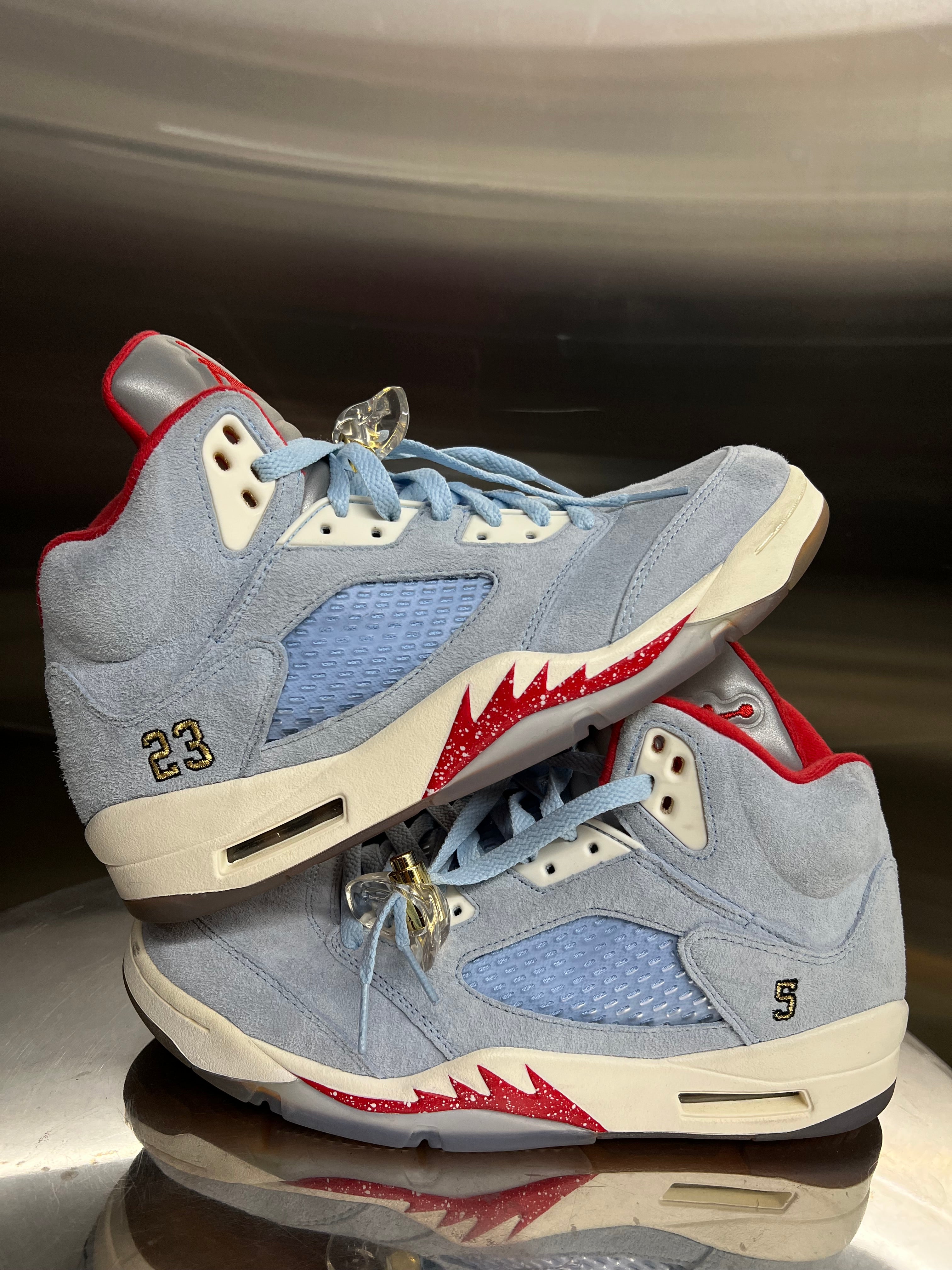 Jordan 5 Trophy room “Ice blue”