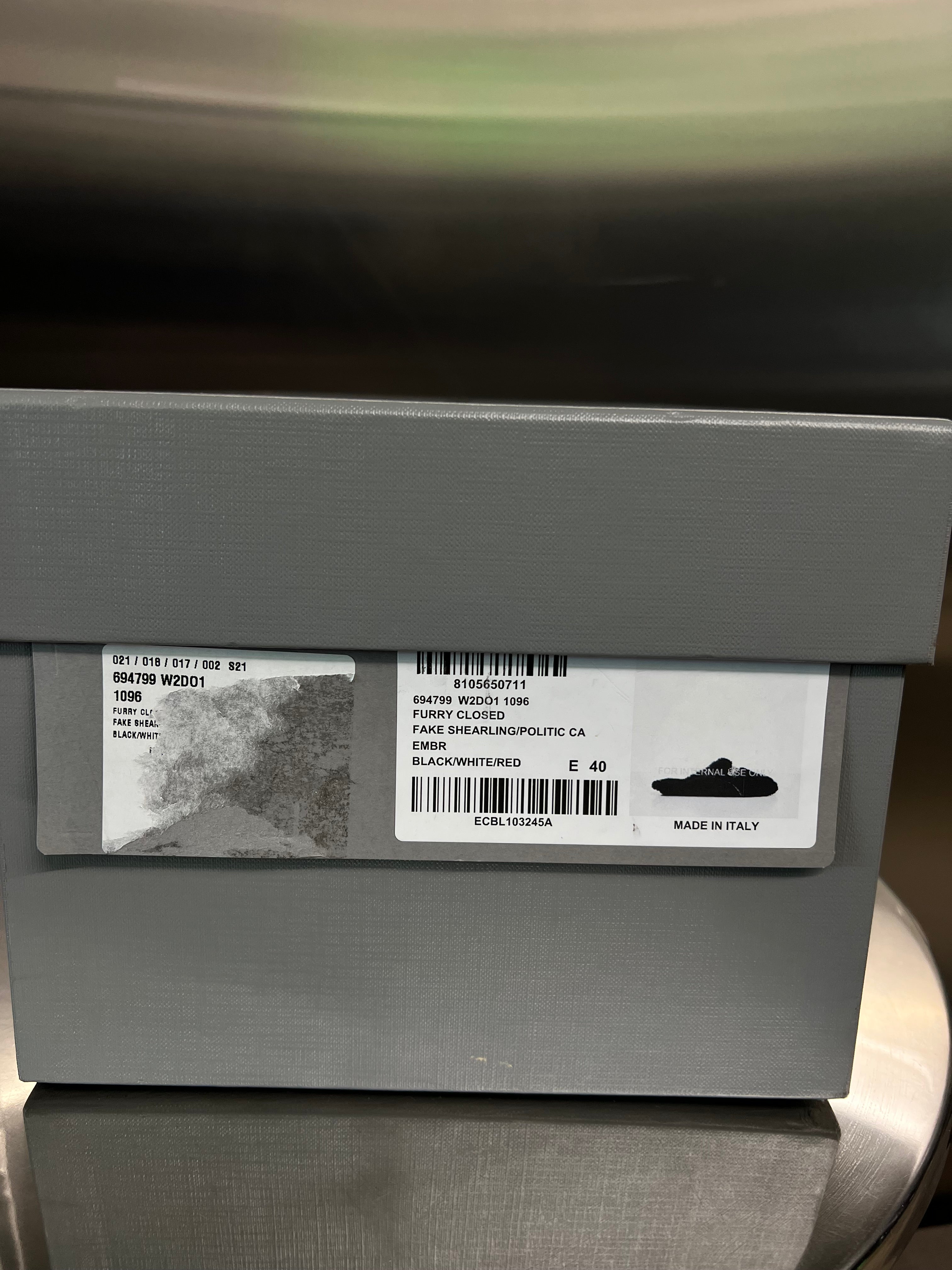 Balenciaga Furry closed fake shearling slippers