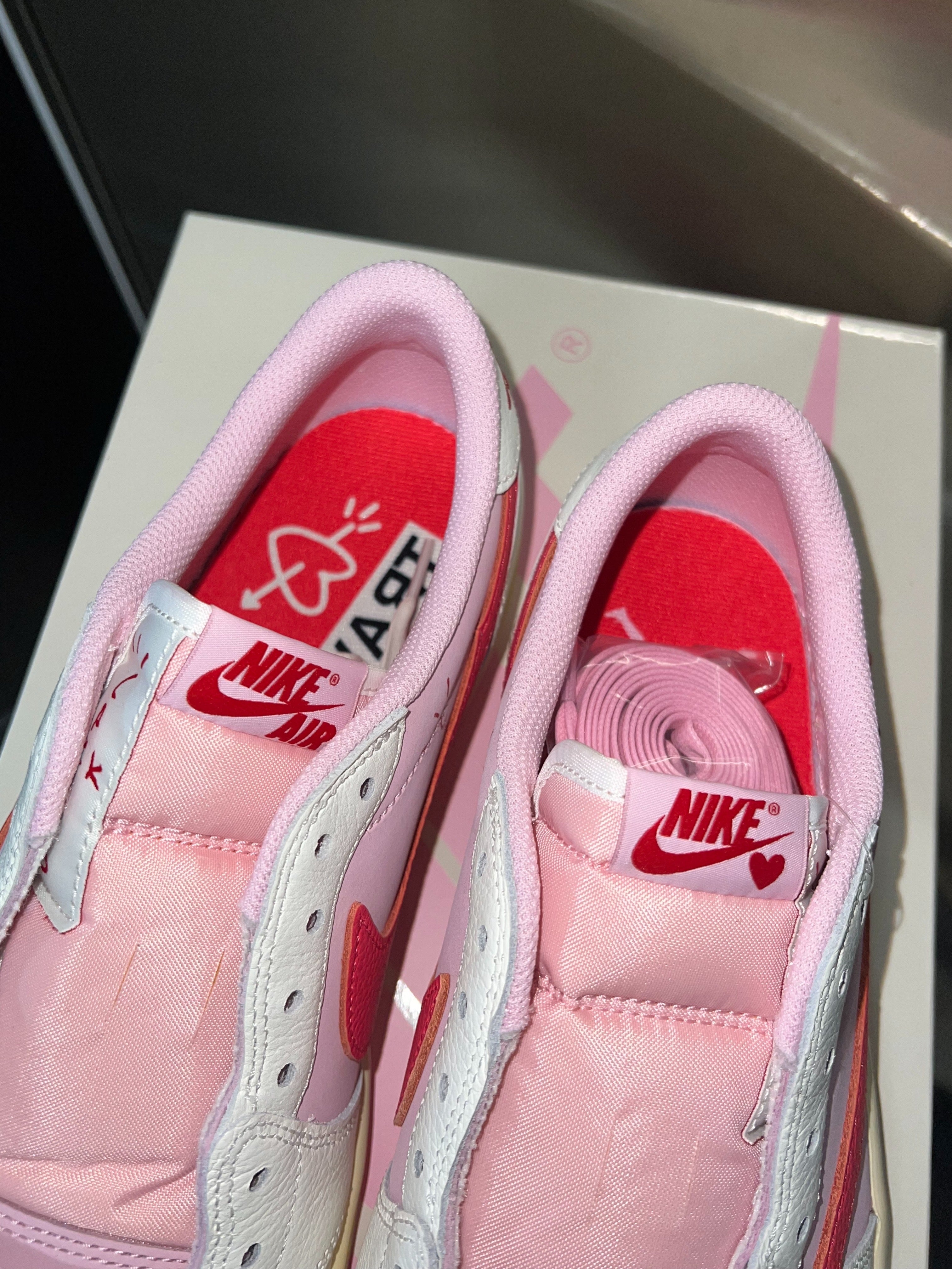 Jordan 1 low Travis Scott “Tropical Pink”
