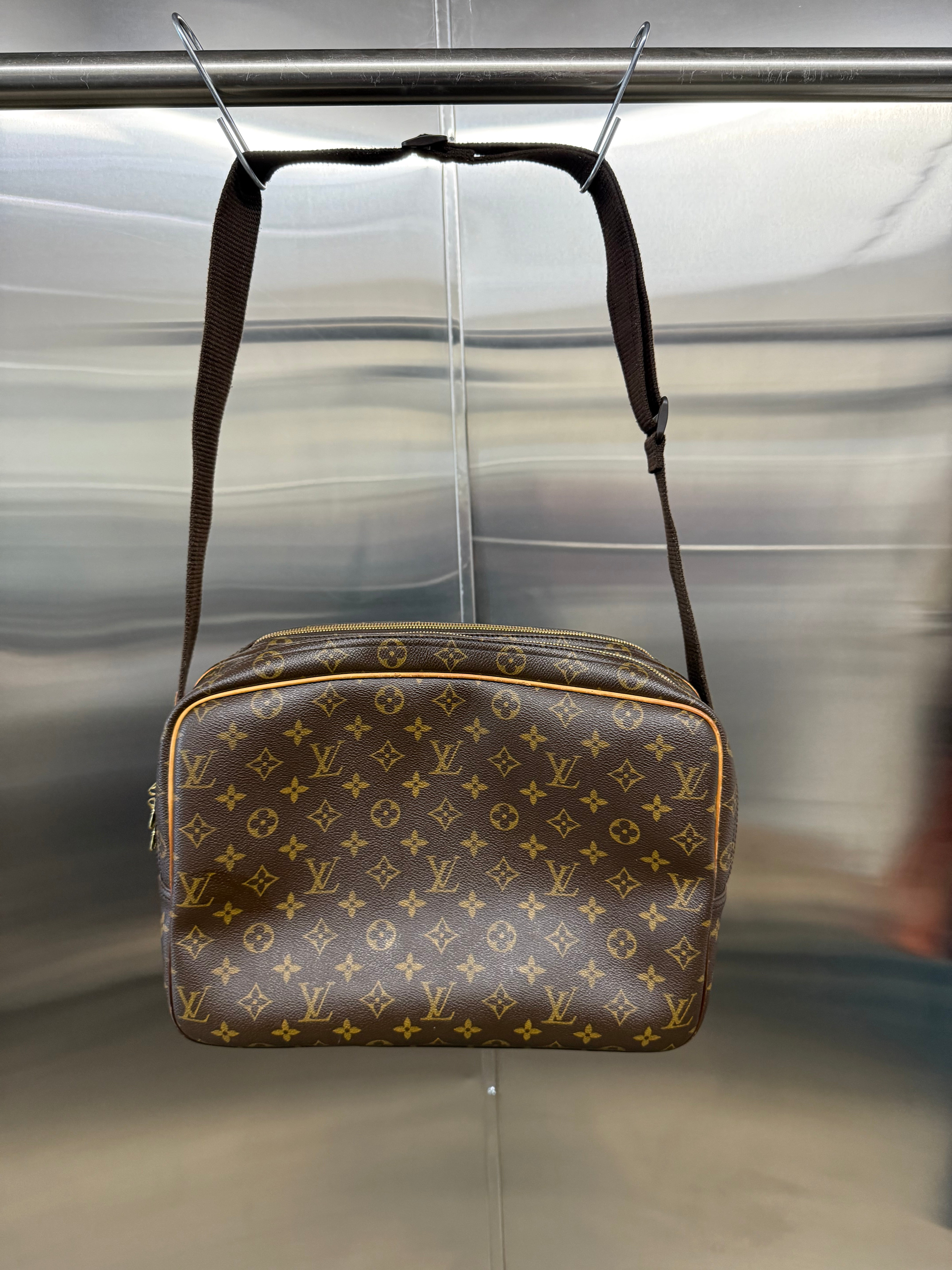 Louis Vuitton reporter bag