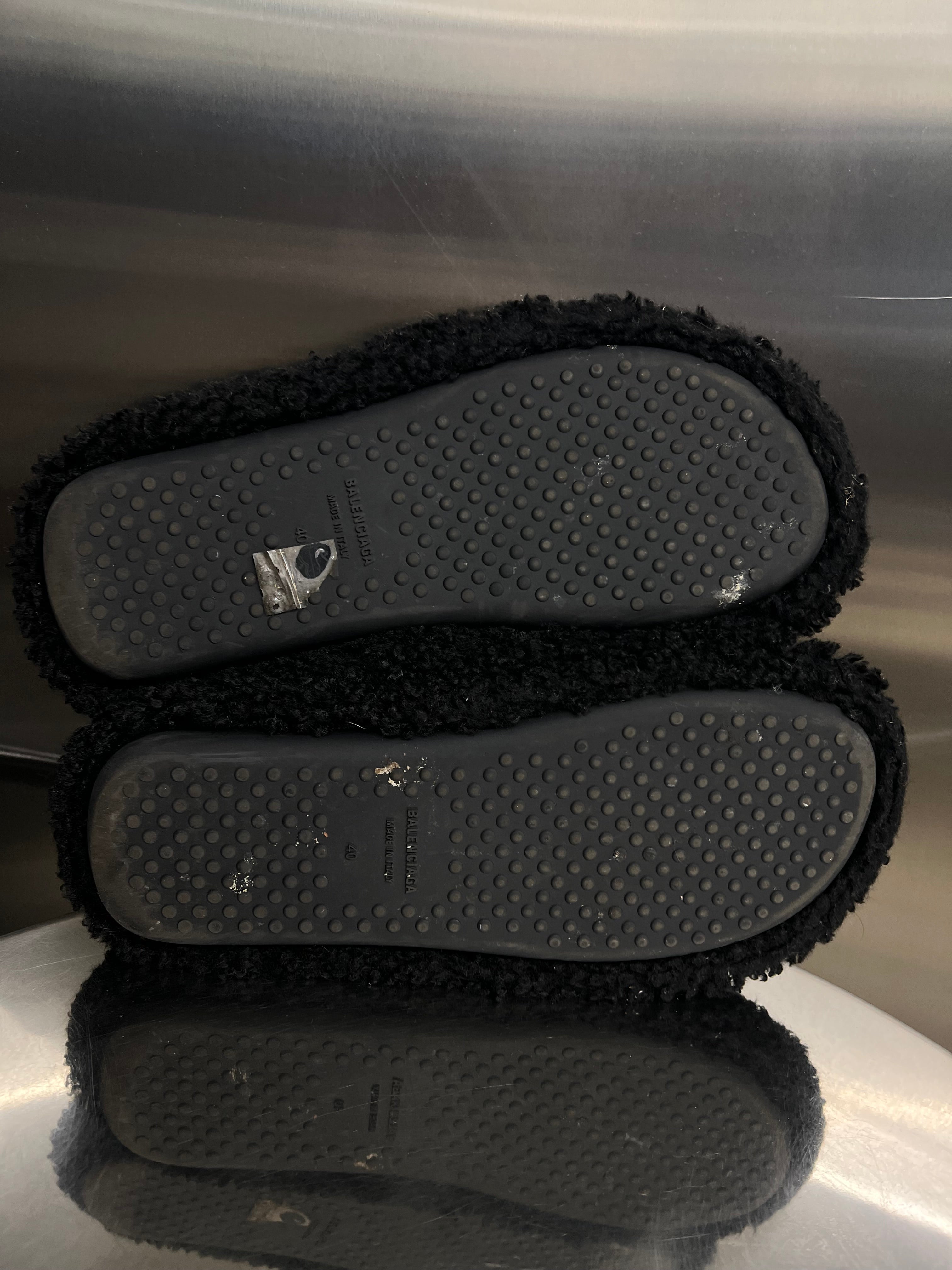 Balenciaga Furry closed fake shearling slippers
