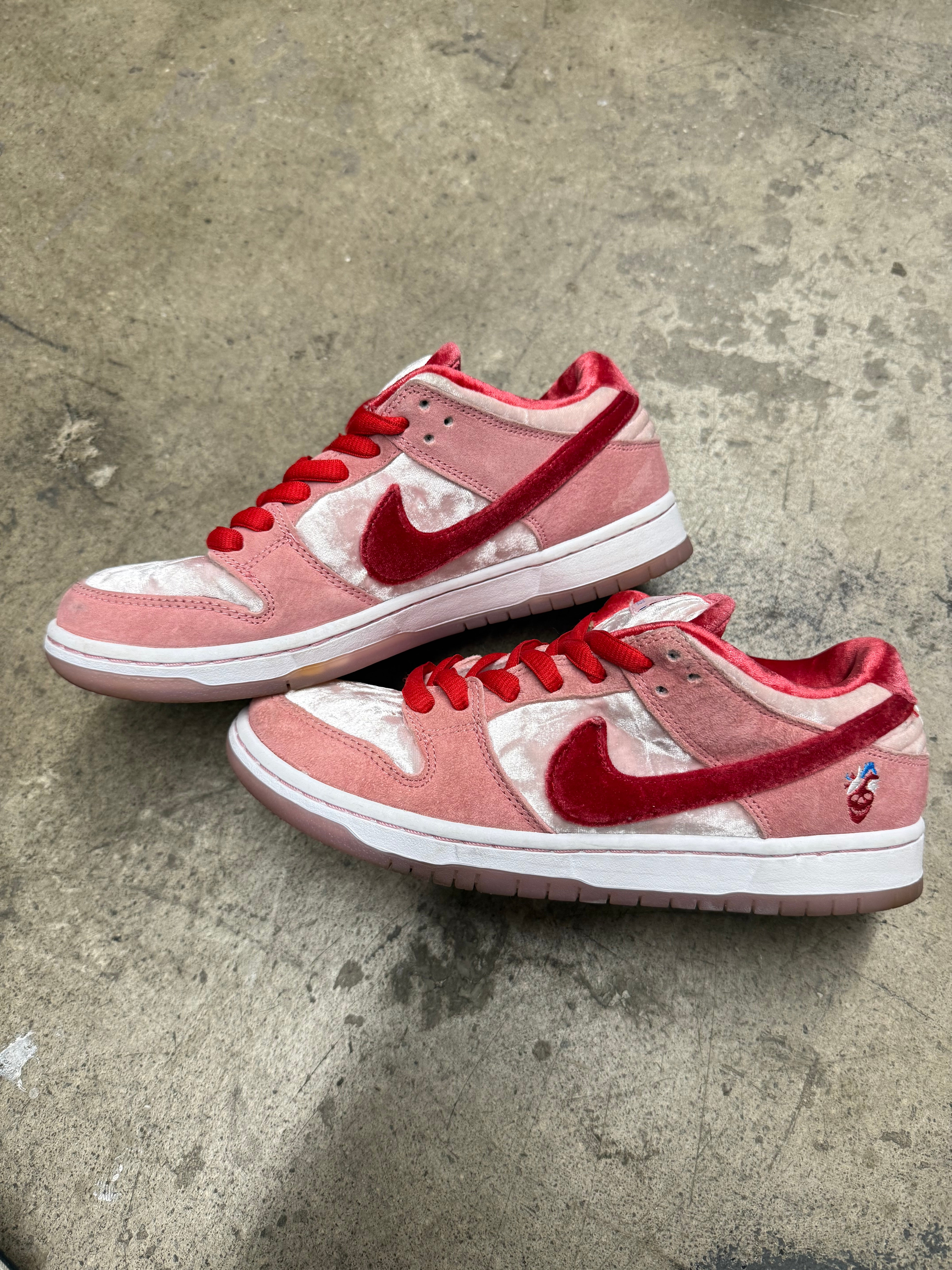 Dunk low sb strange love
