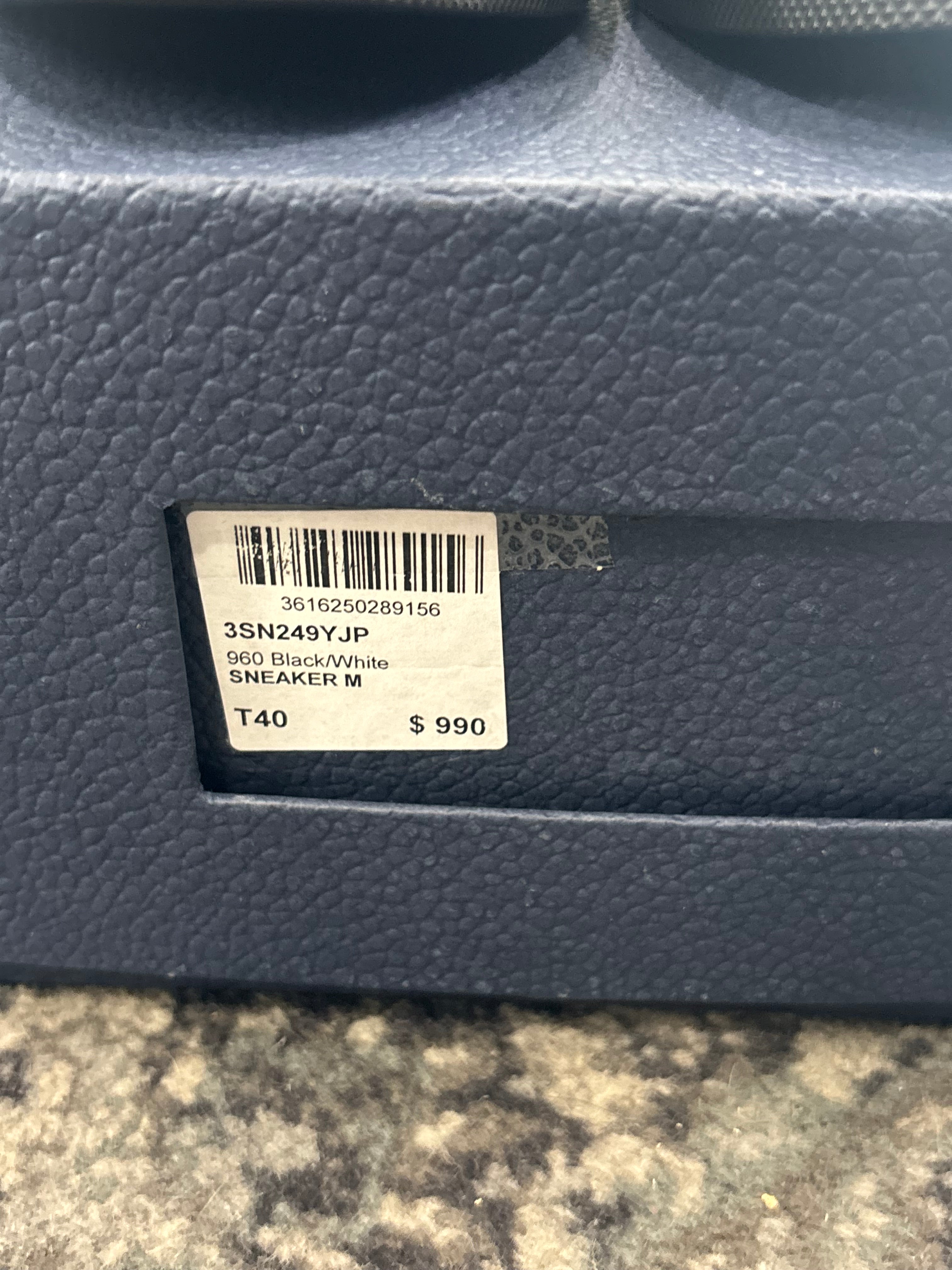 Dior B23