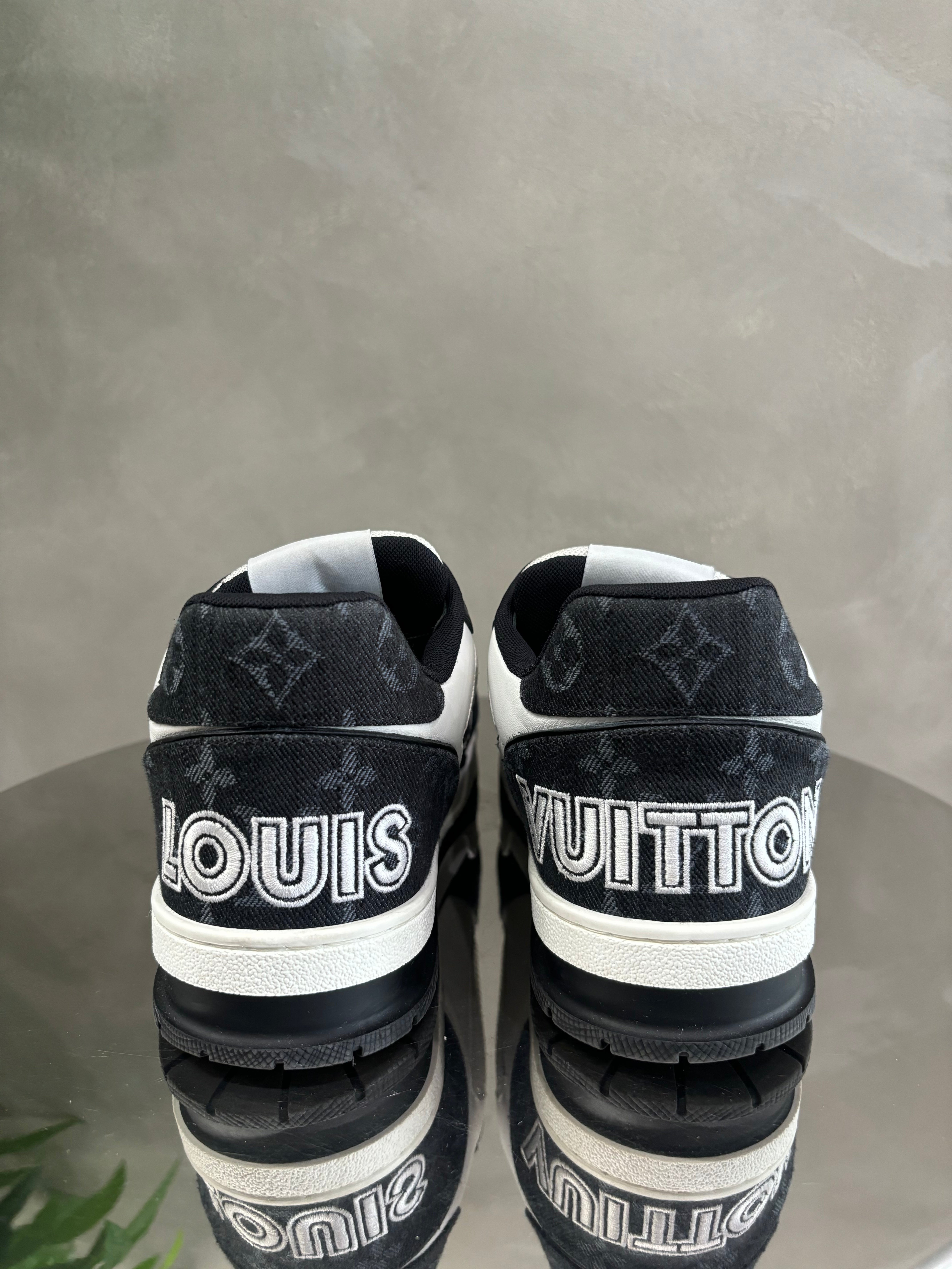 Louis Vuitton Trainer Velcro strap monogram Trainers
