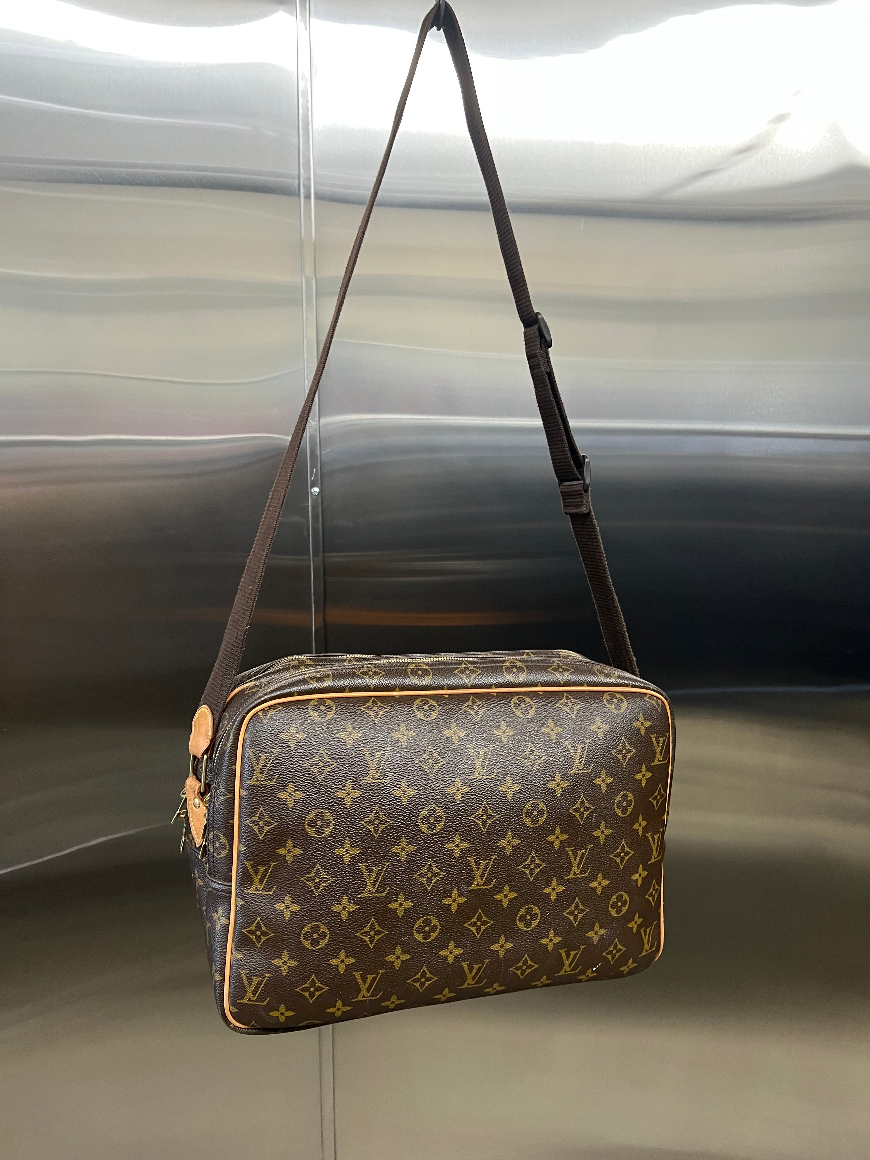 Louis Vuitton Monogram Reporter bag