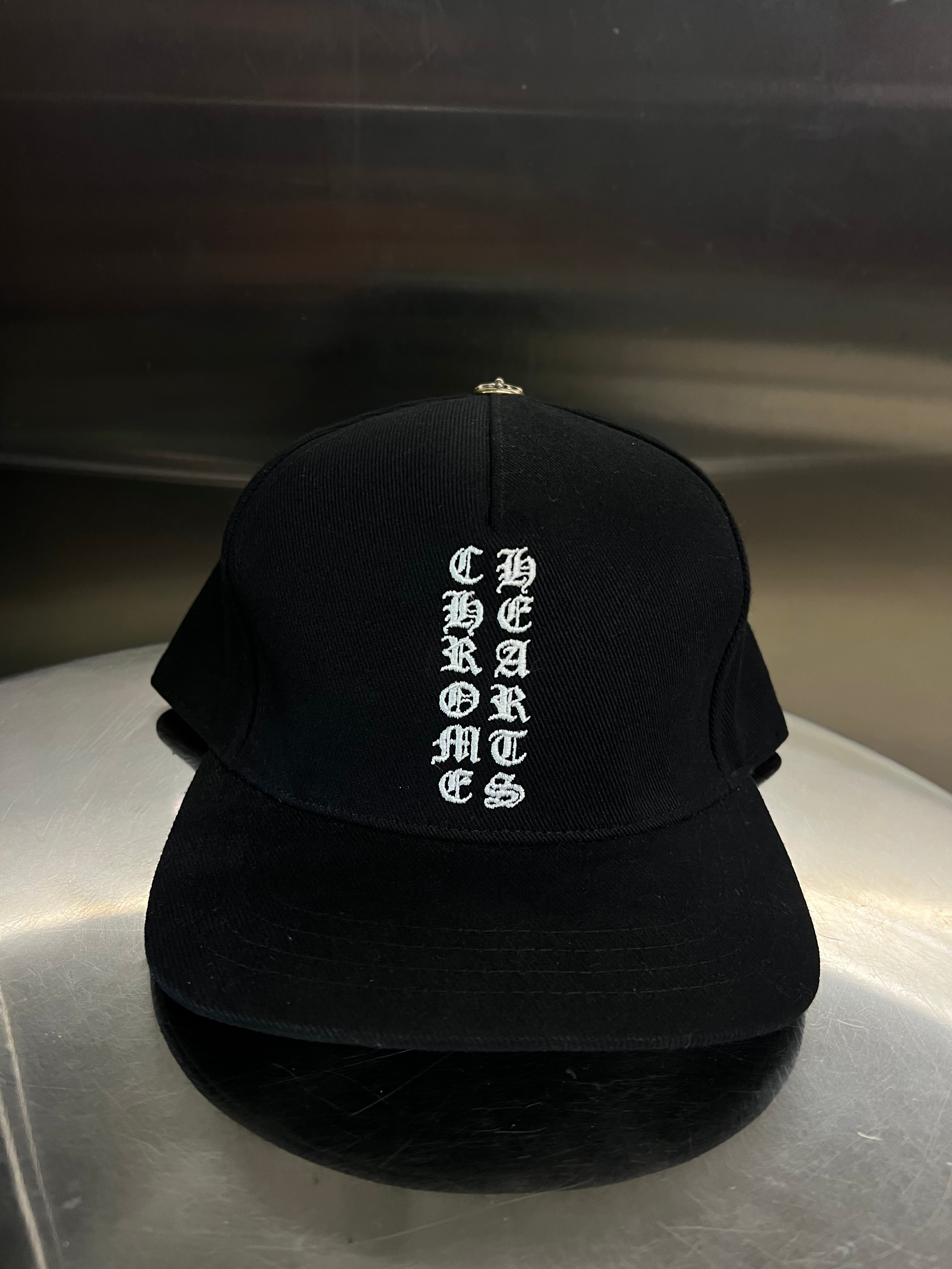 Chrome Hearts “Vertical logo” hat