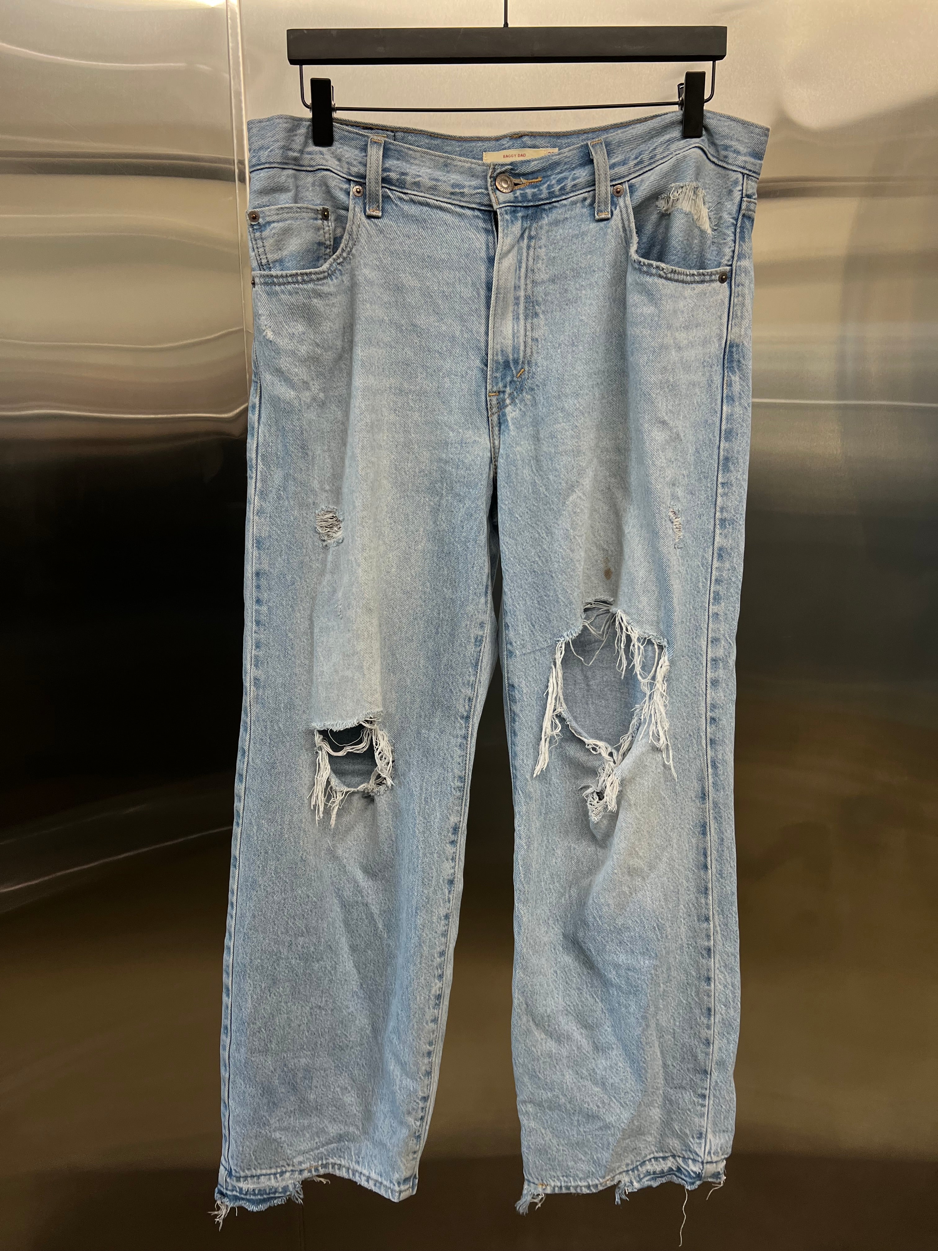 Levi’s Distressed leather tab Washed Denim