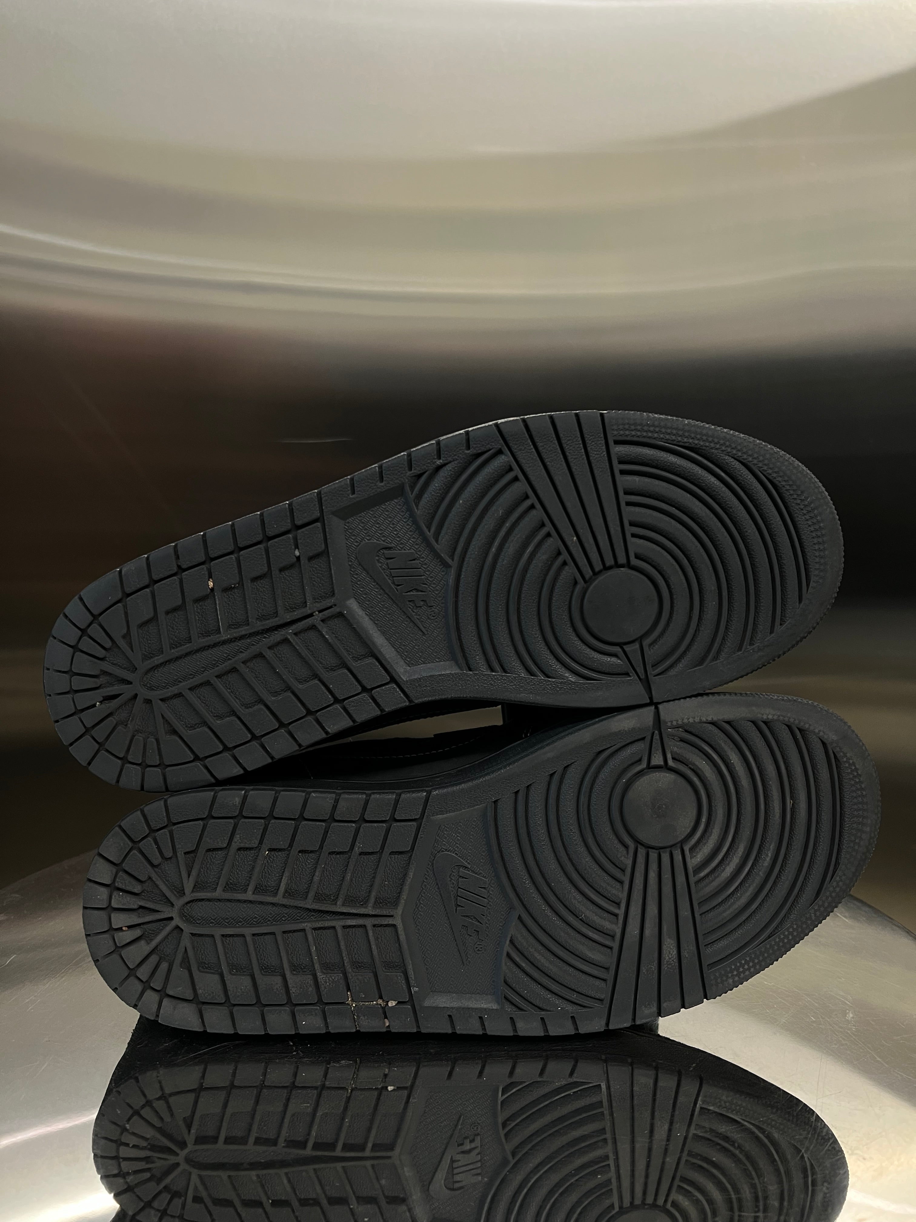 Jordan 1 Travis Scott “Black Phantom”