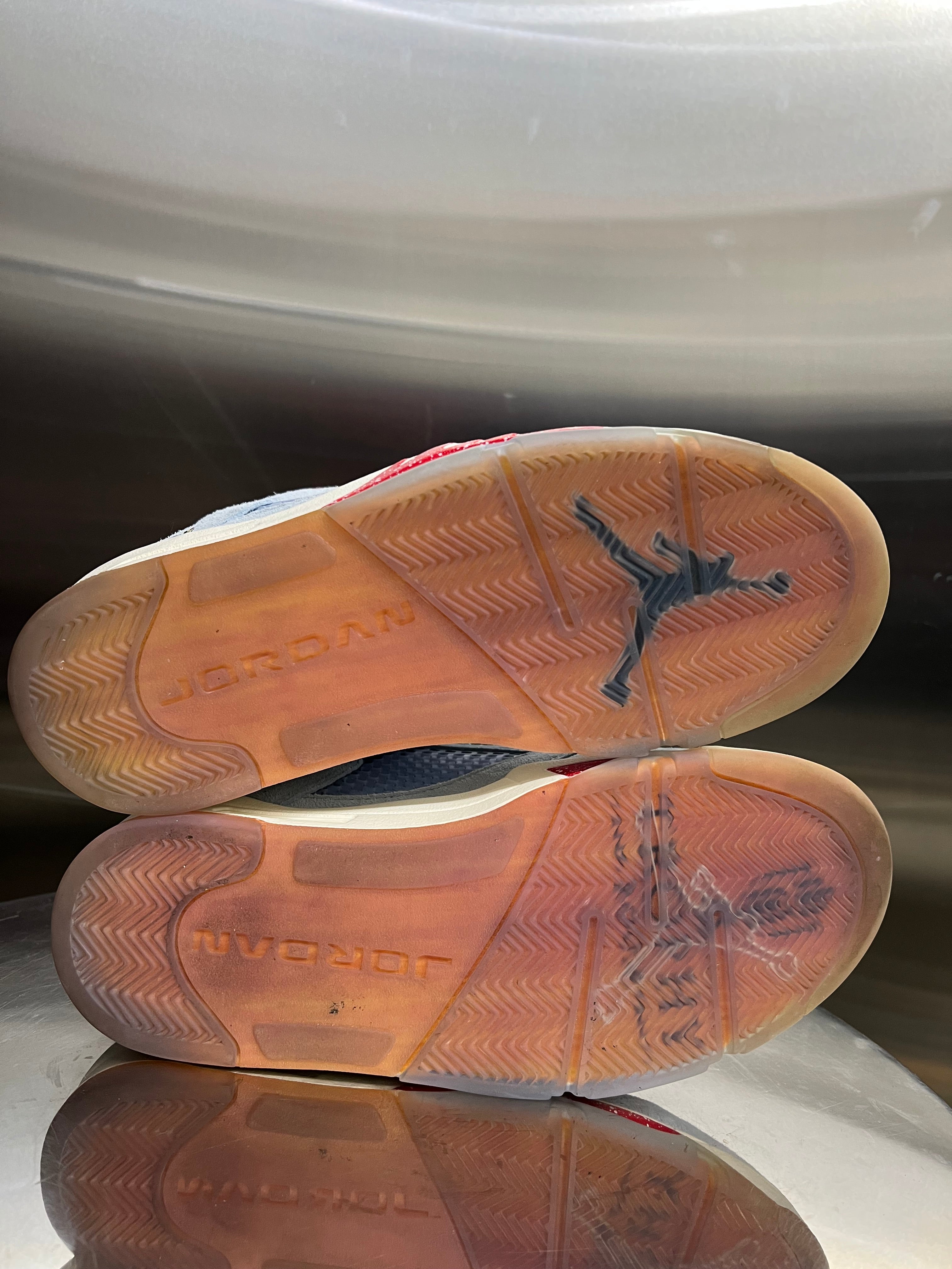 Jordan 5 Trophy room “Ice blue”