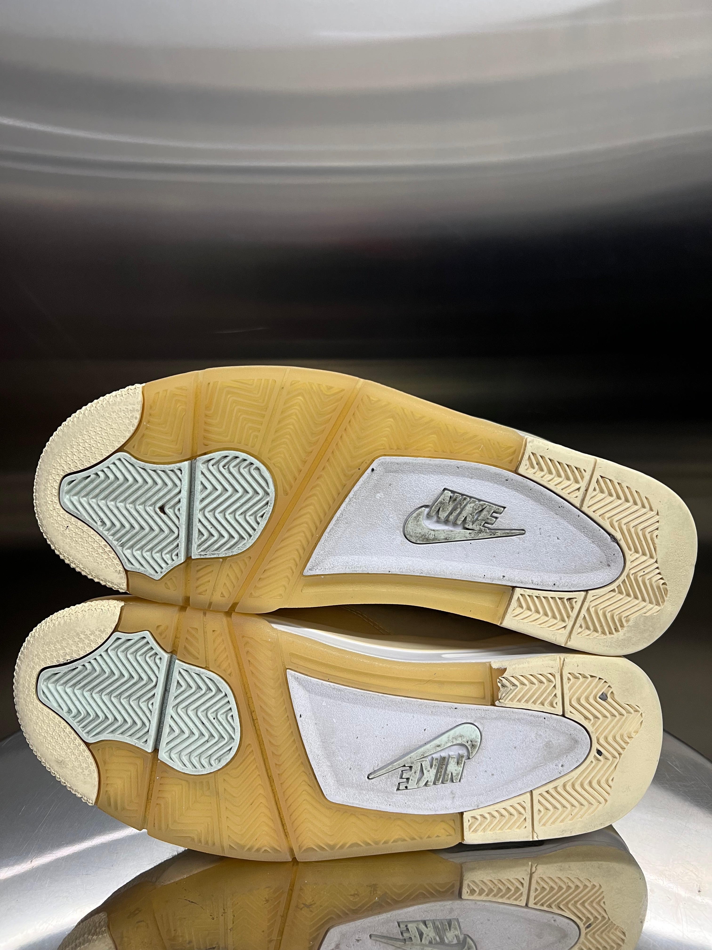 Jordan 4 x Off white “Sail”