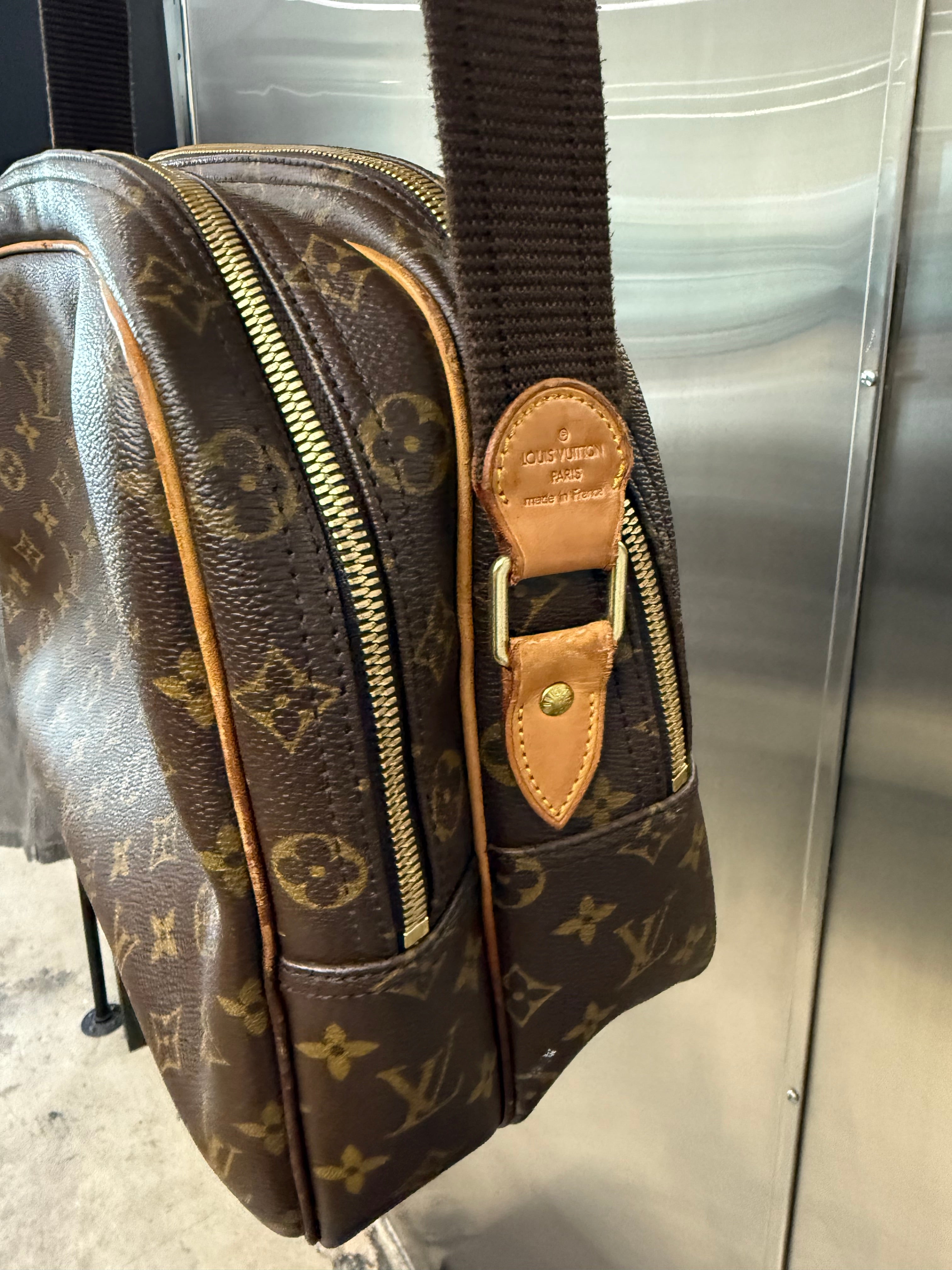 Louis Vuitton reporter bag