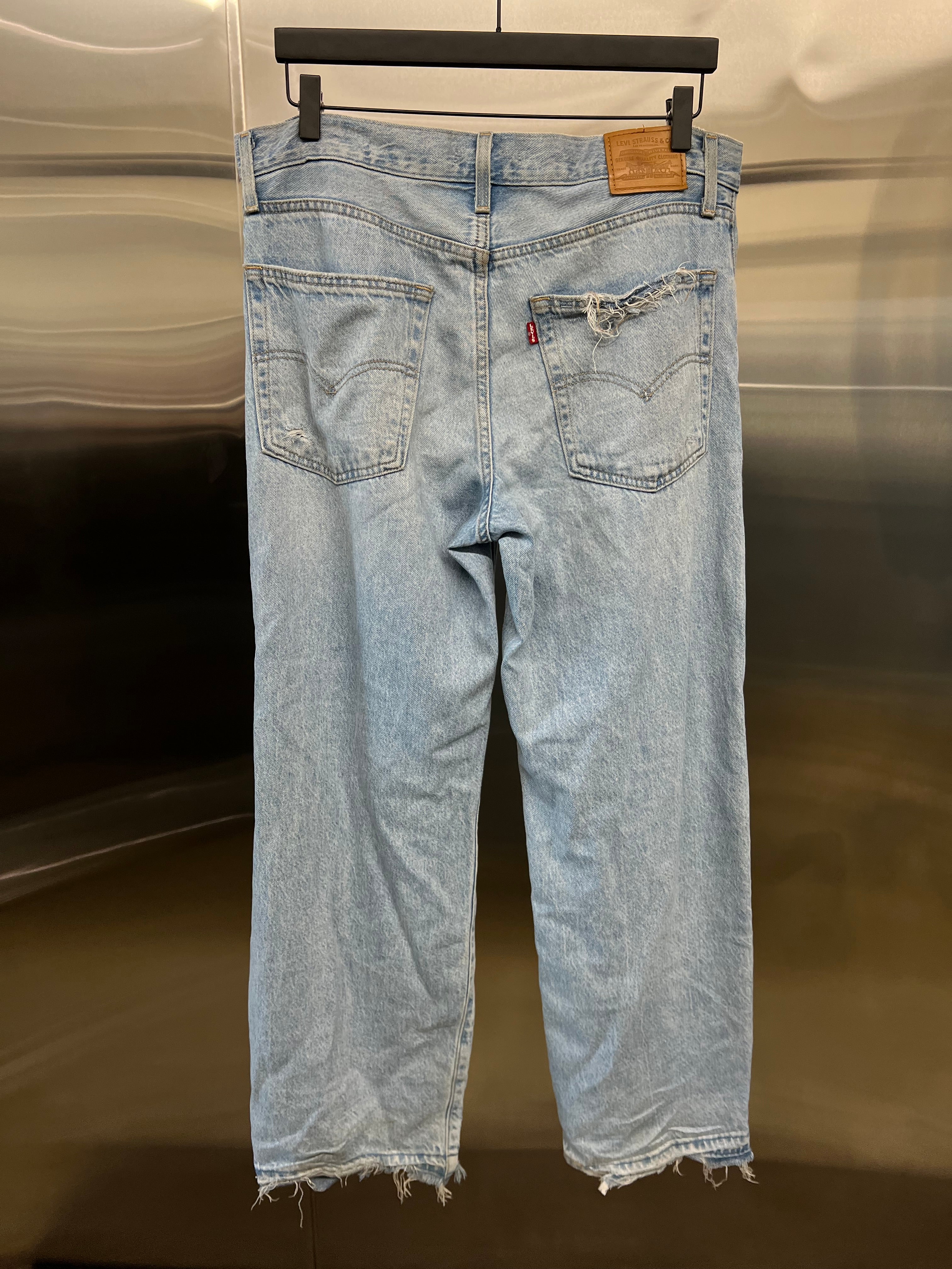 Levi’s Distressed leather tab Washed Denim