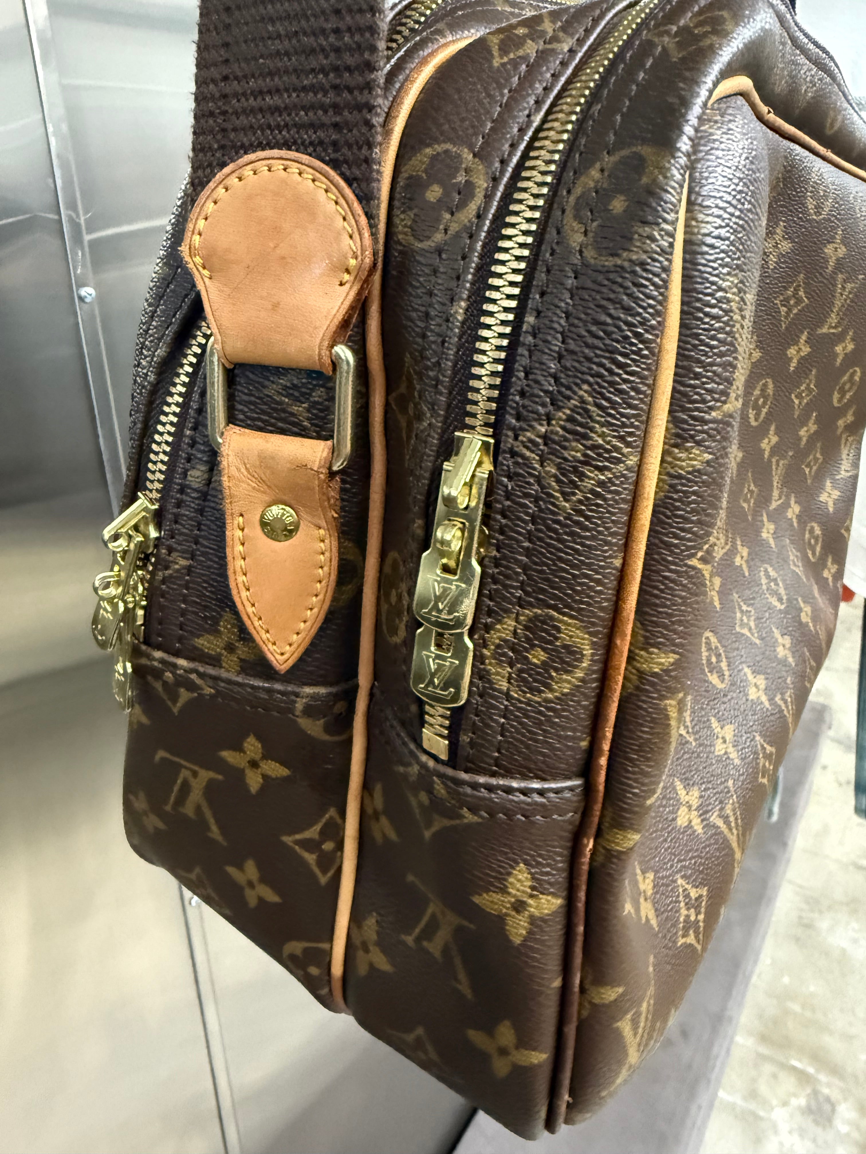 Louis Vuitton reporter bag