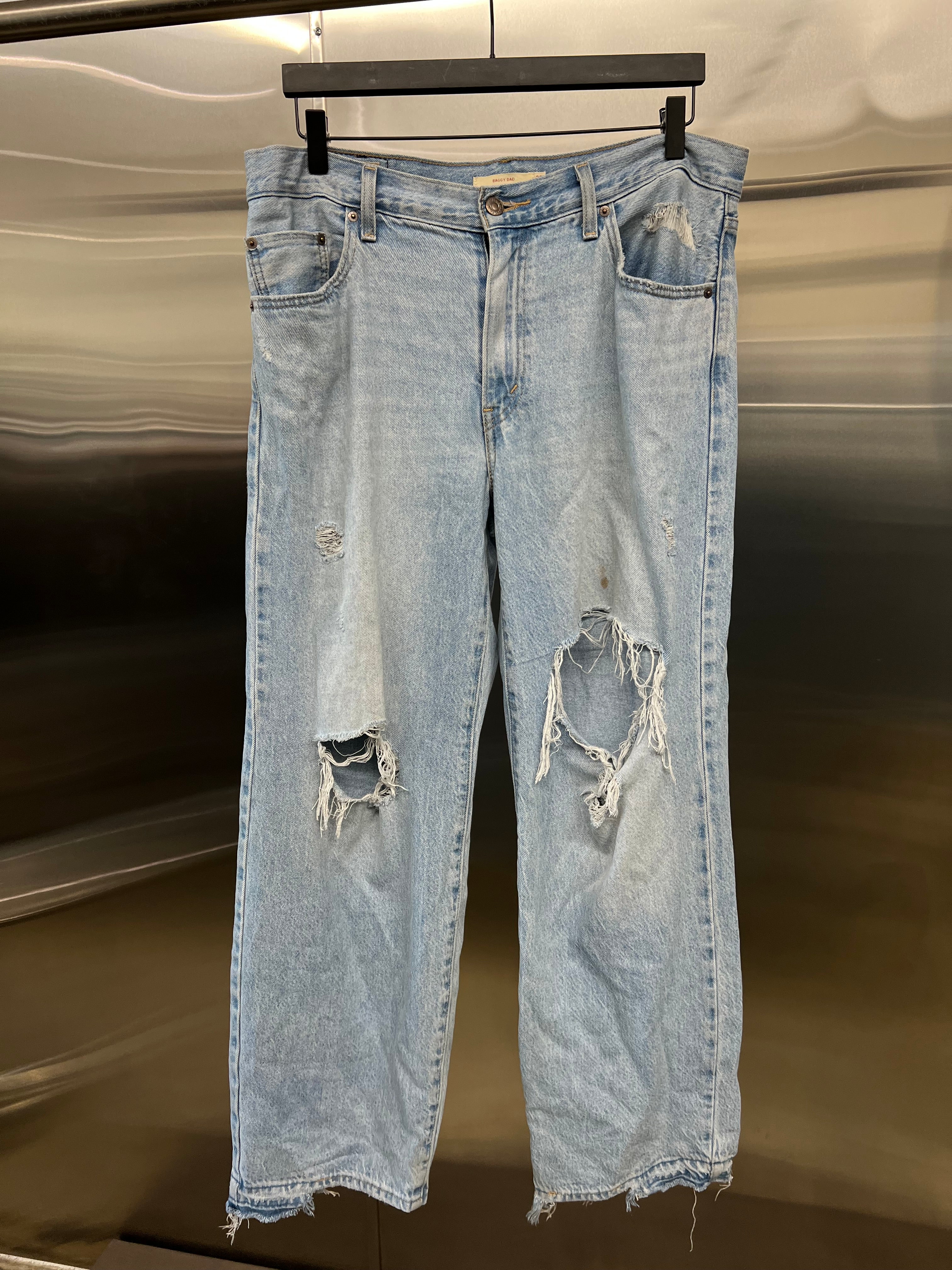 Levi’s Distressed leather tab Washed Denim