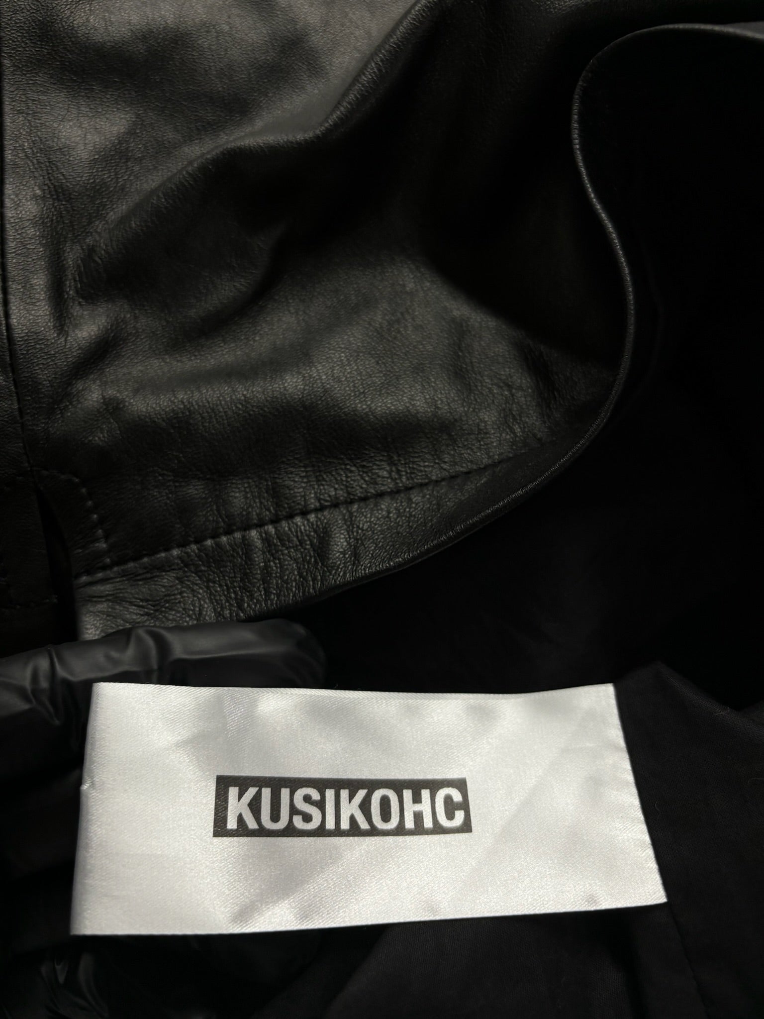Kusikohc Leather button up