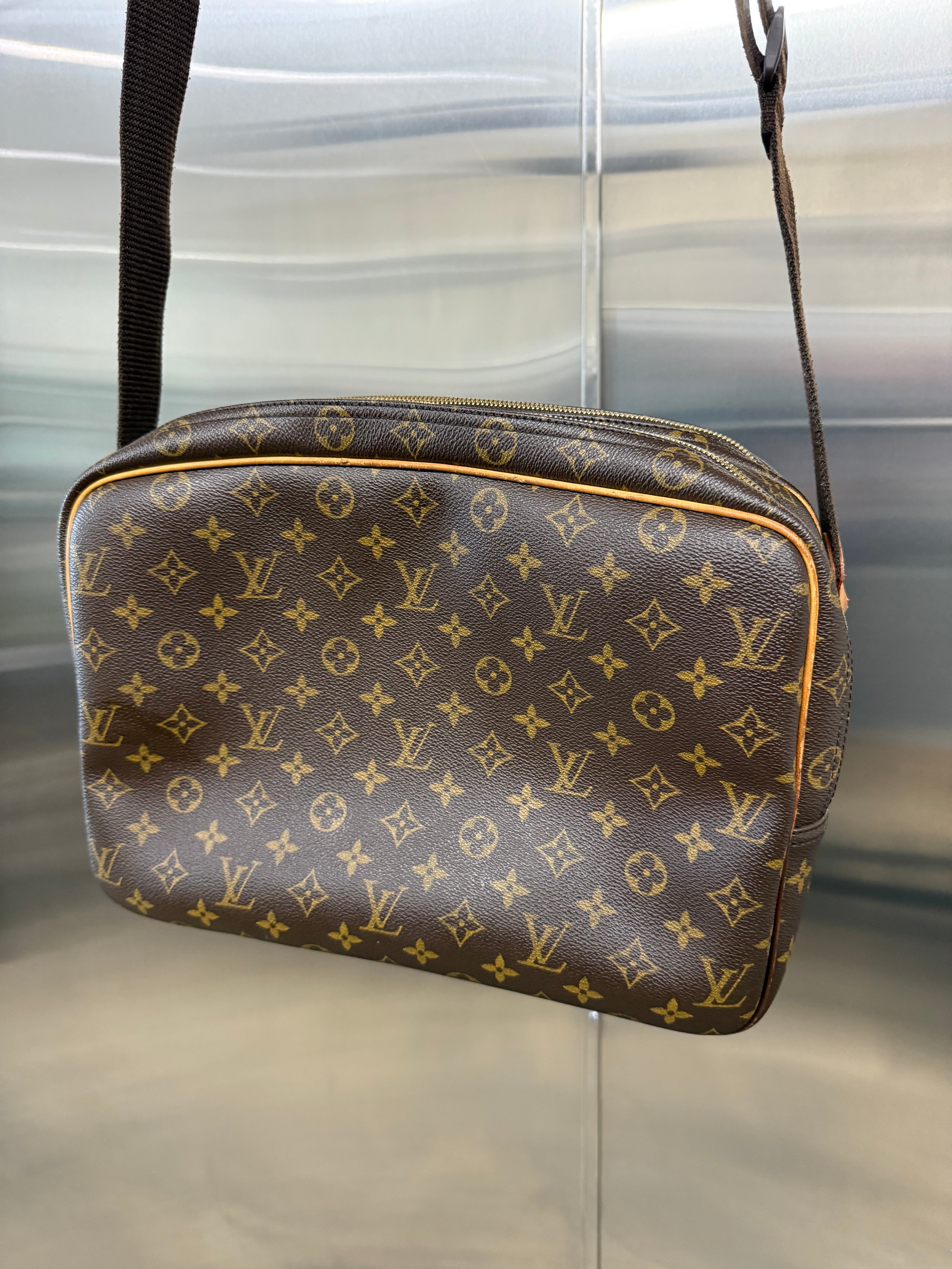 Louis Vuitton reporter bag