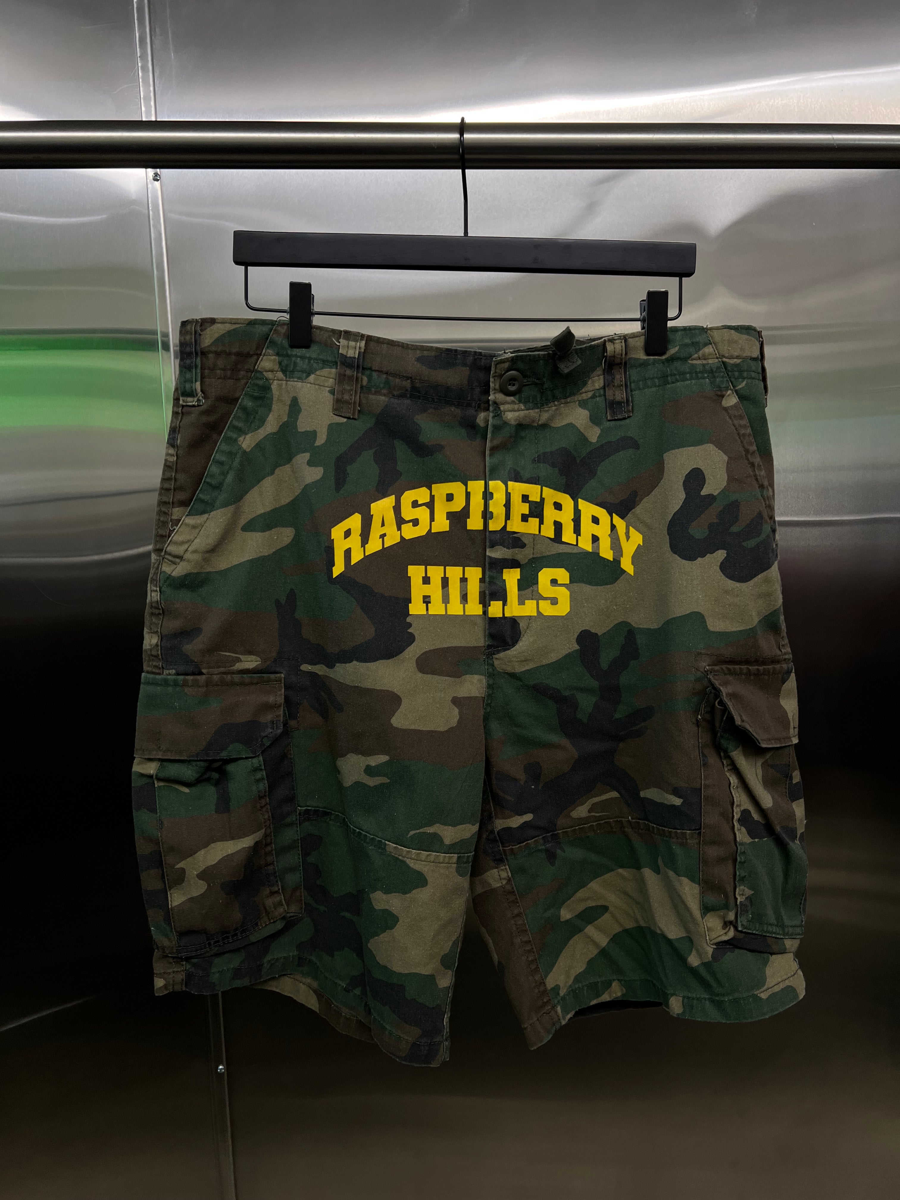 GV Gallery Camo Cargo shorts