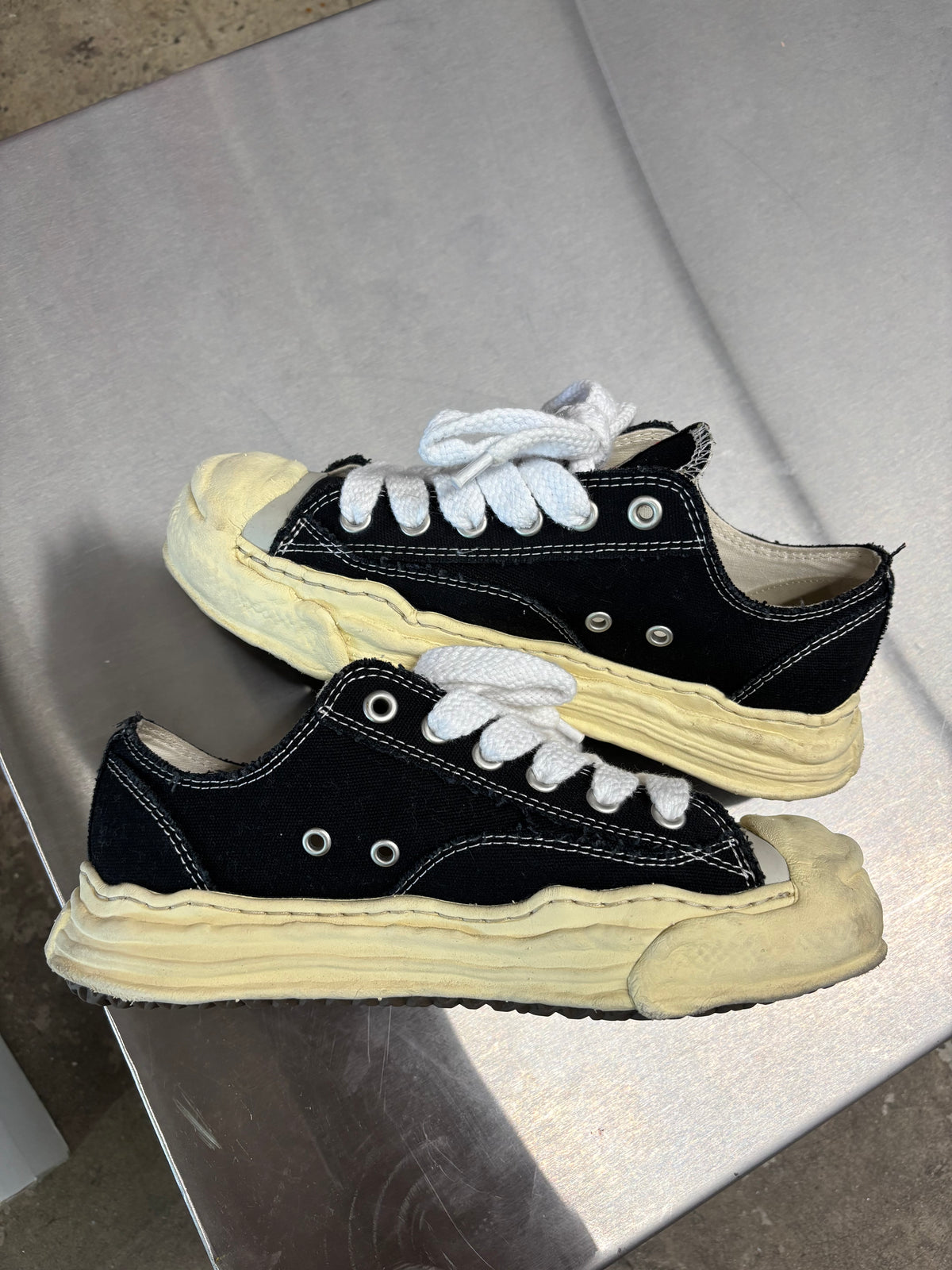Maison Mihara Yasuhiro low top sneakers