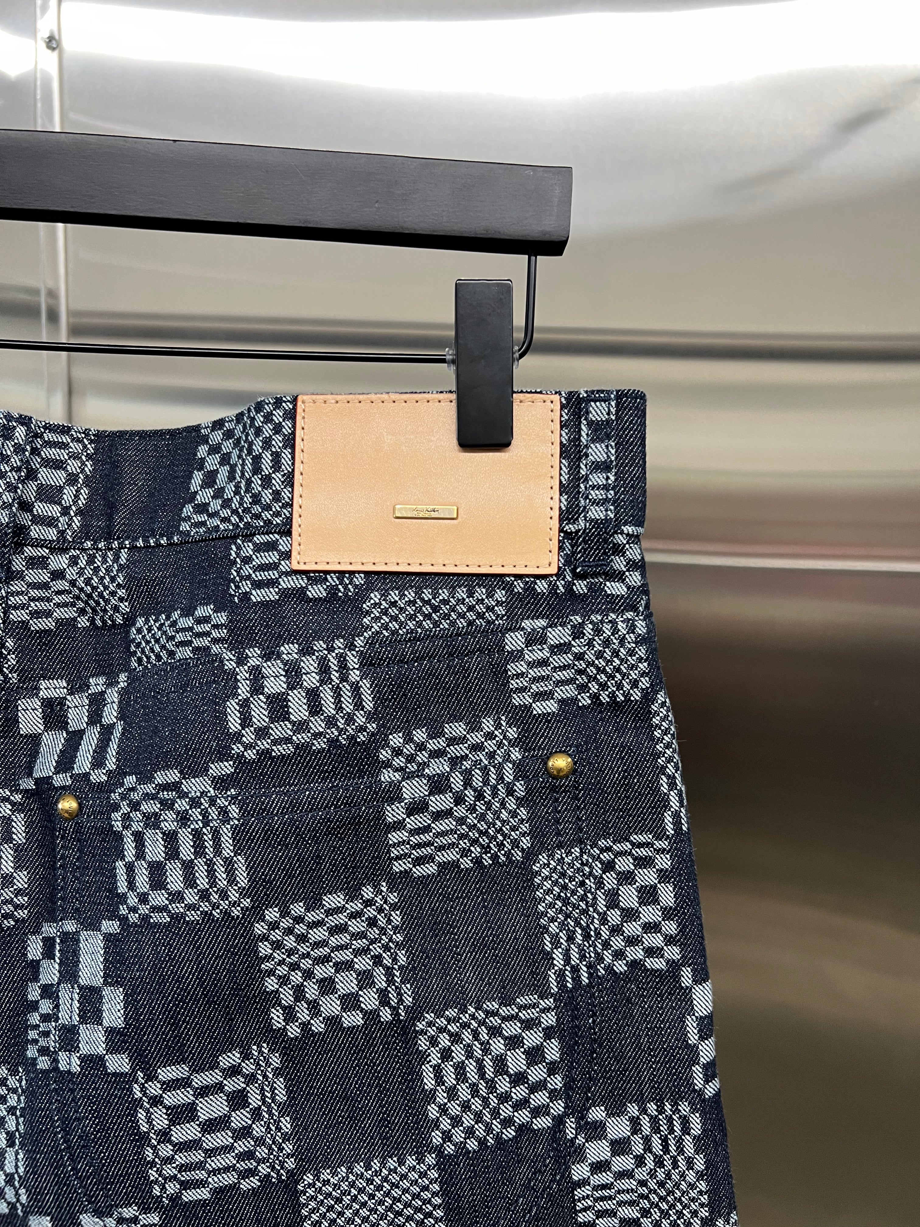 Louis Vuitton Distorted Damier print pants