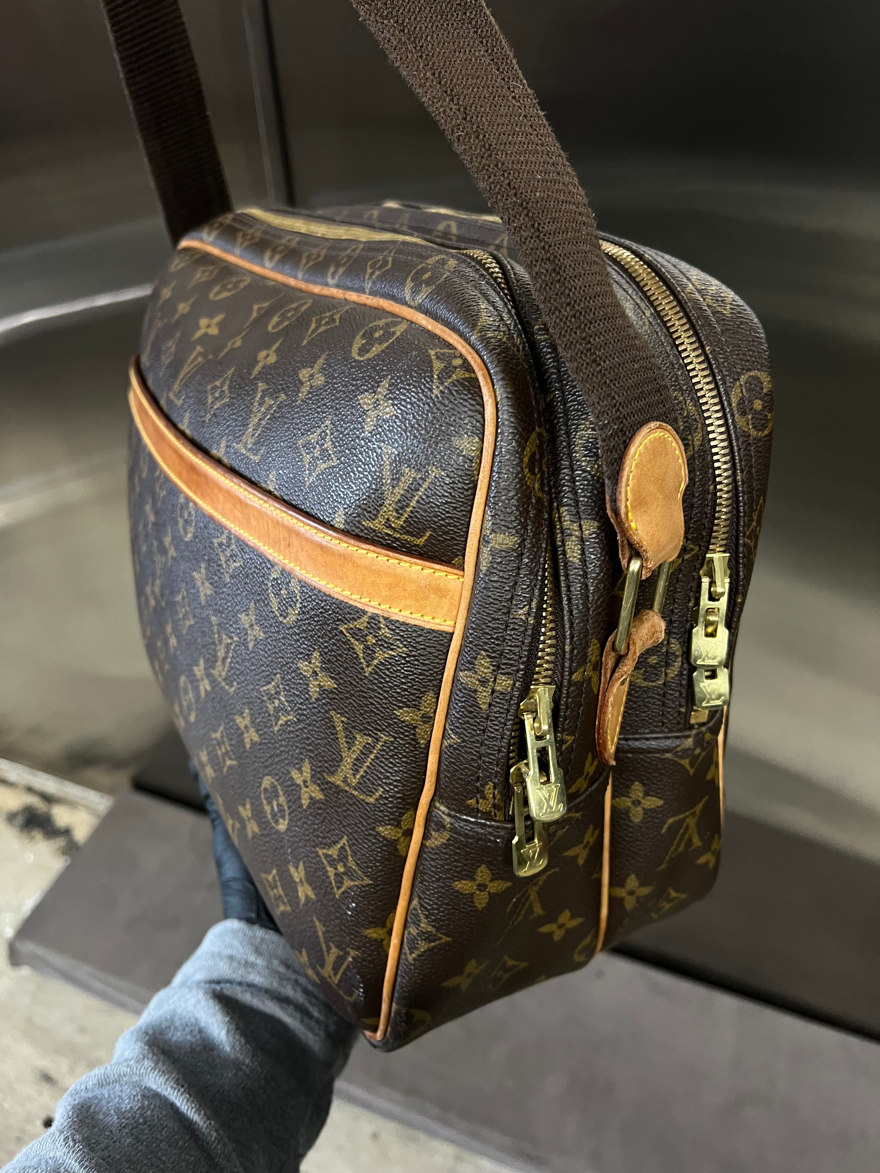 Louis Vuitton Monogram Reporter bag