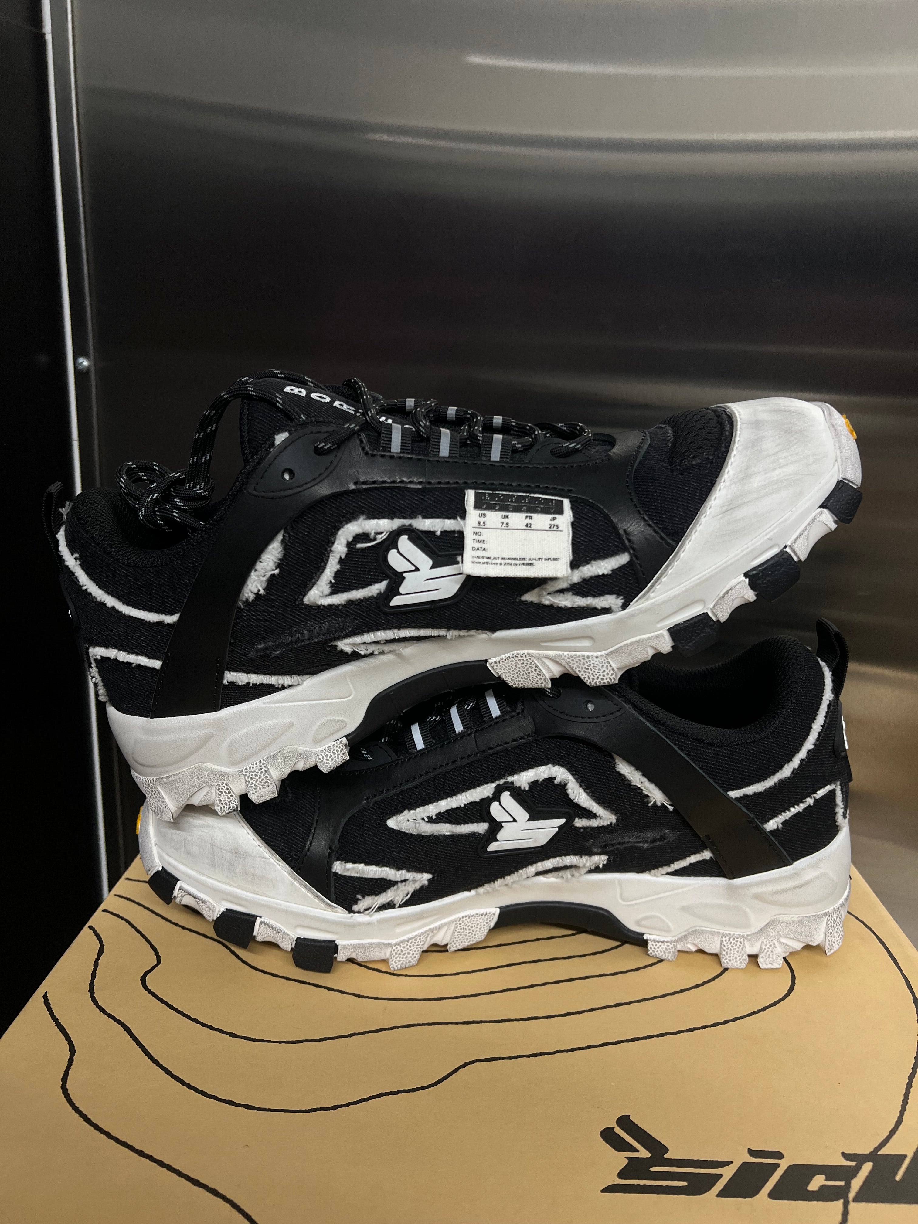 Sicko Hiking shoes (Black/White)
