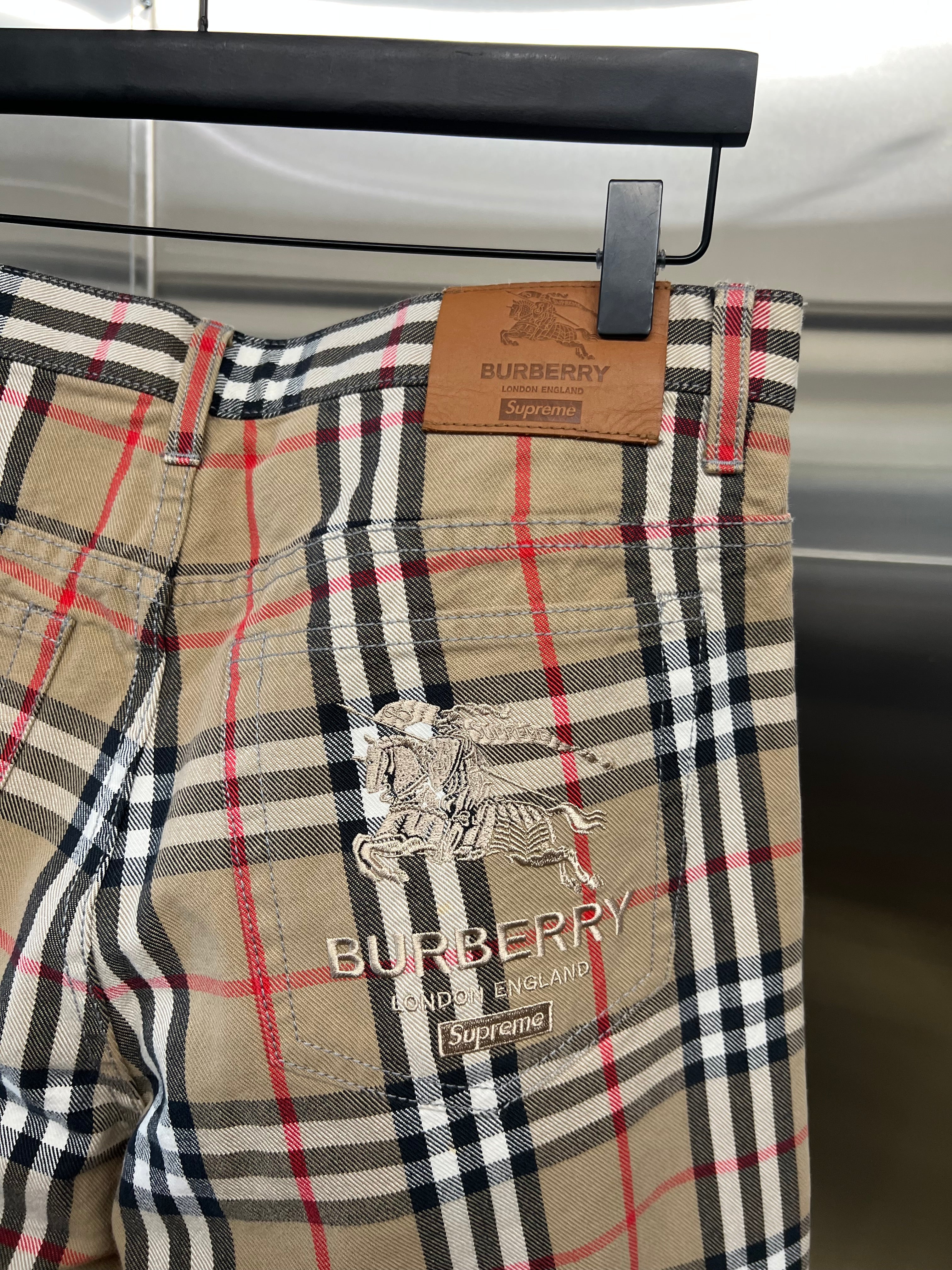 Supreme Burberry