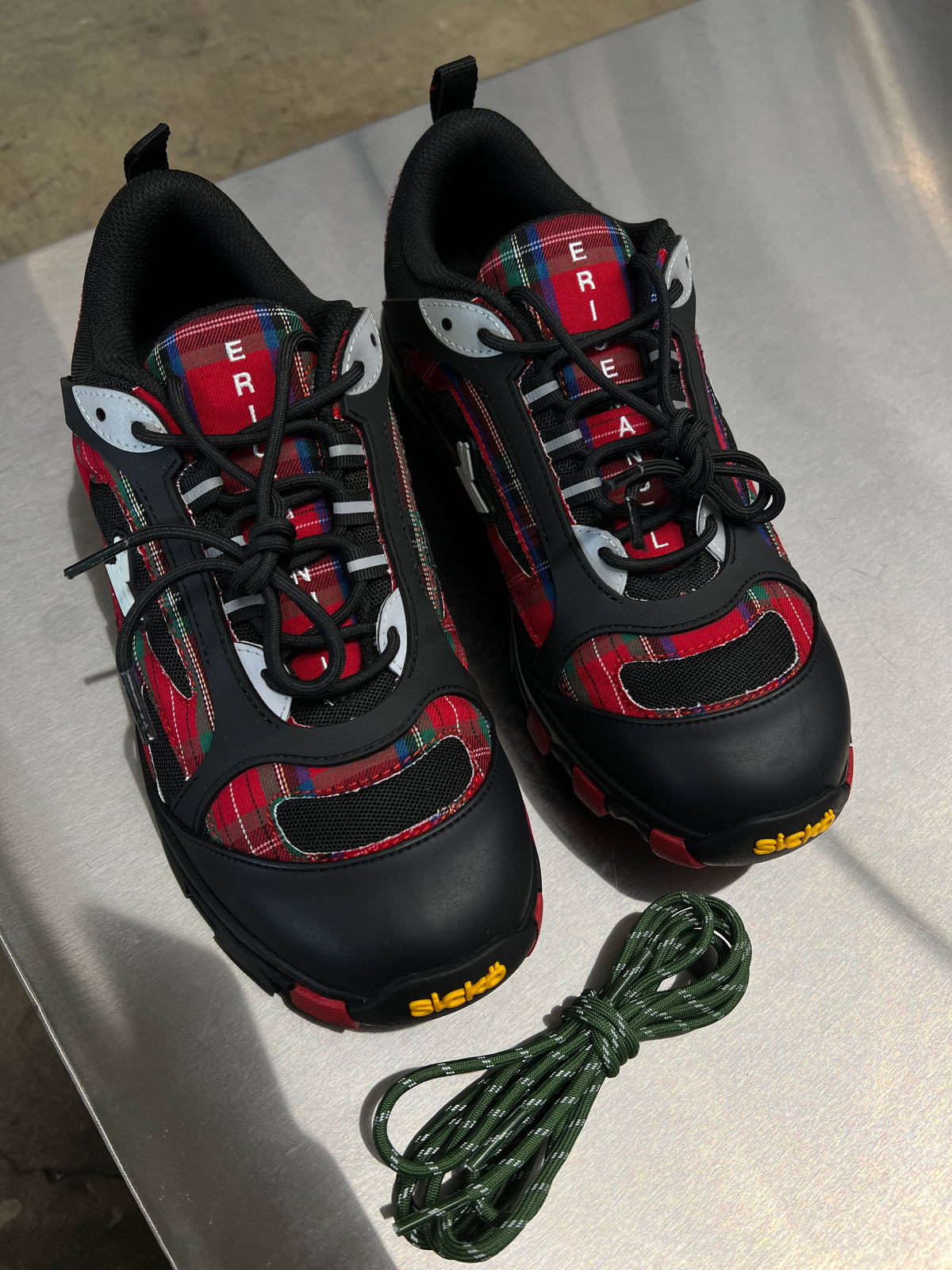 Eric Emanuel x Sickö Hiking shoe black/red