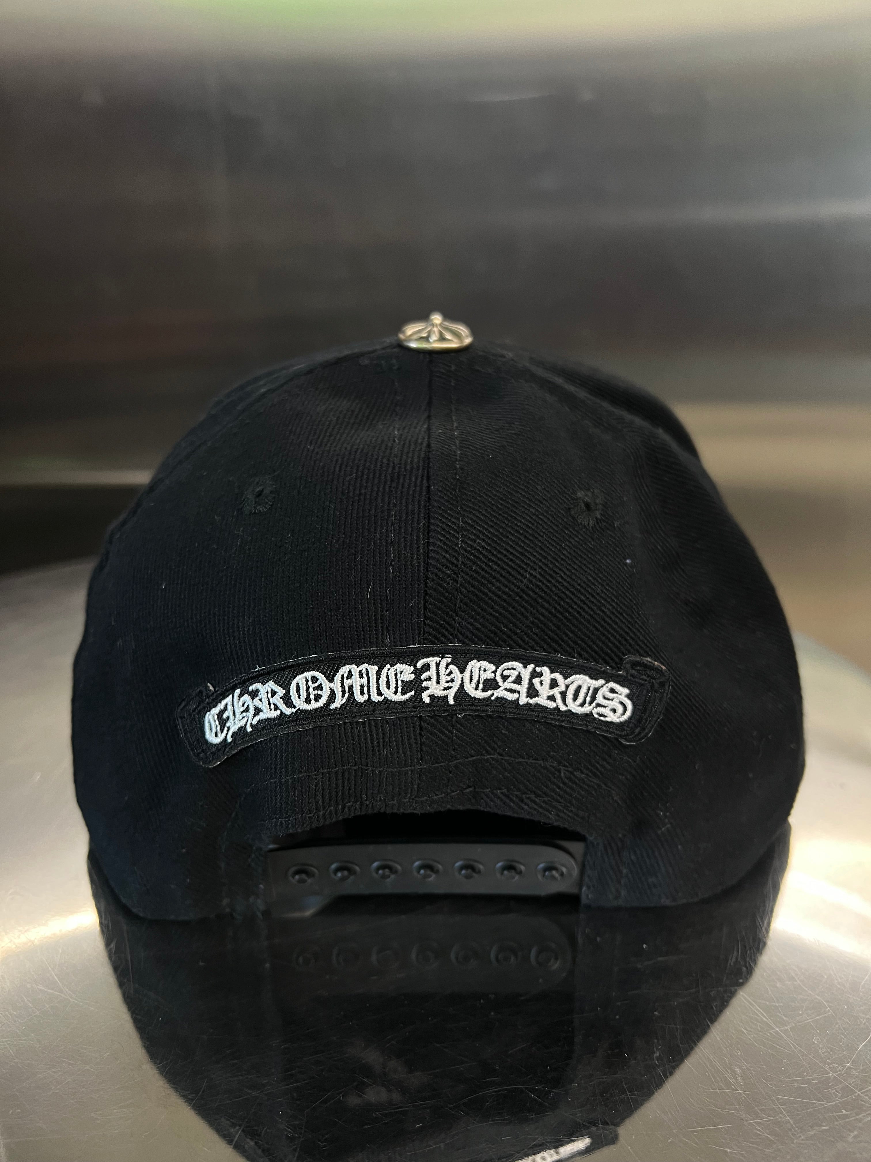 Chrome Hearts “Vertical logo” hat