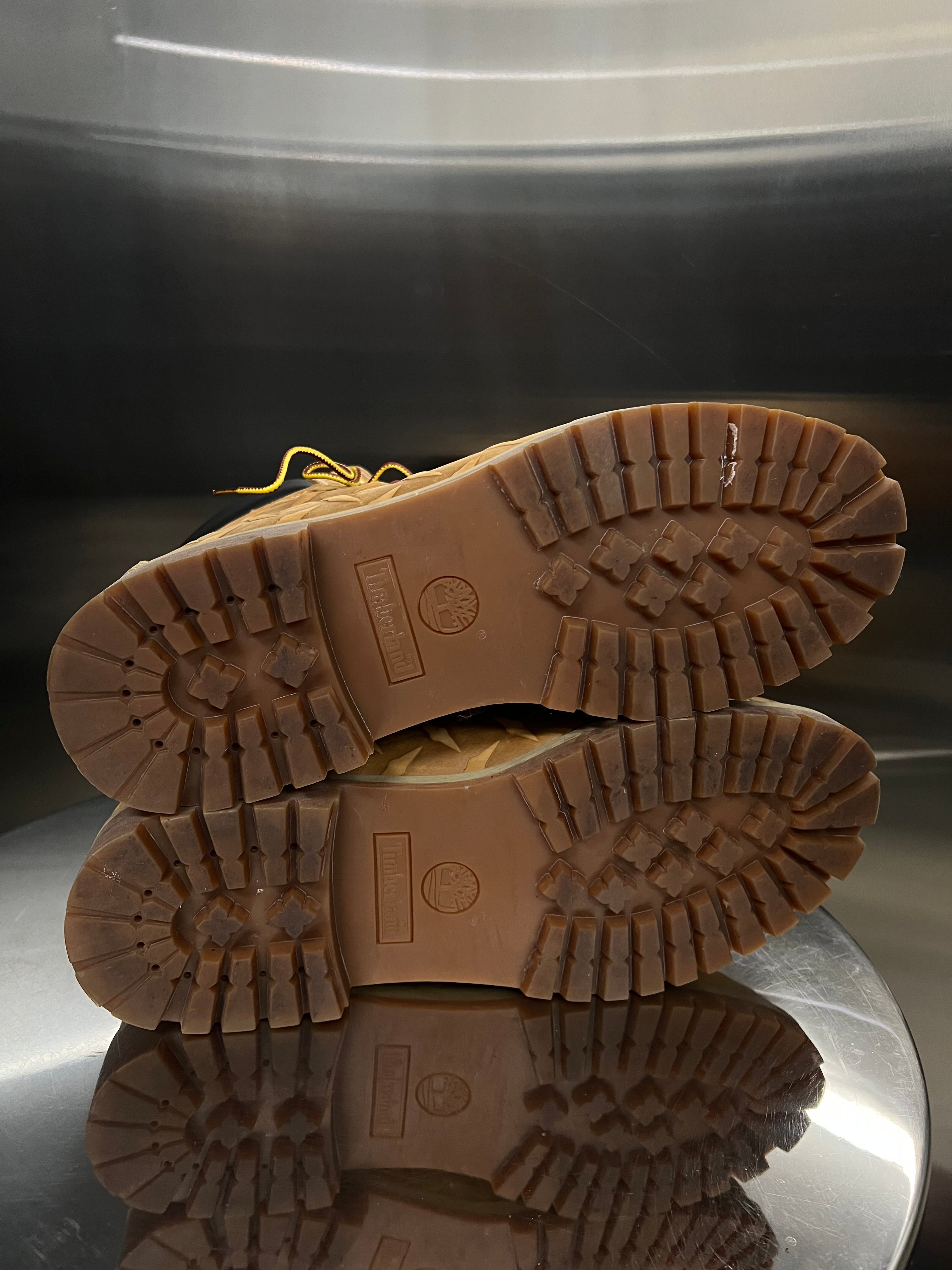 Supreme x Timberland 6-inch boots