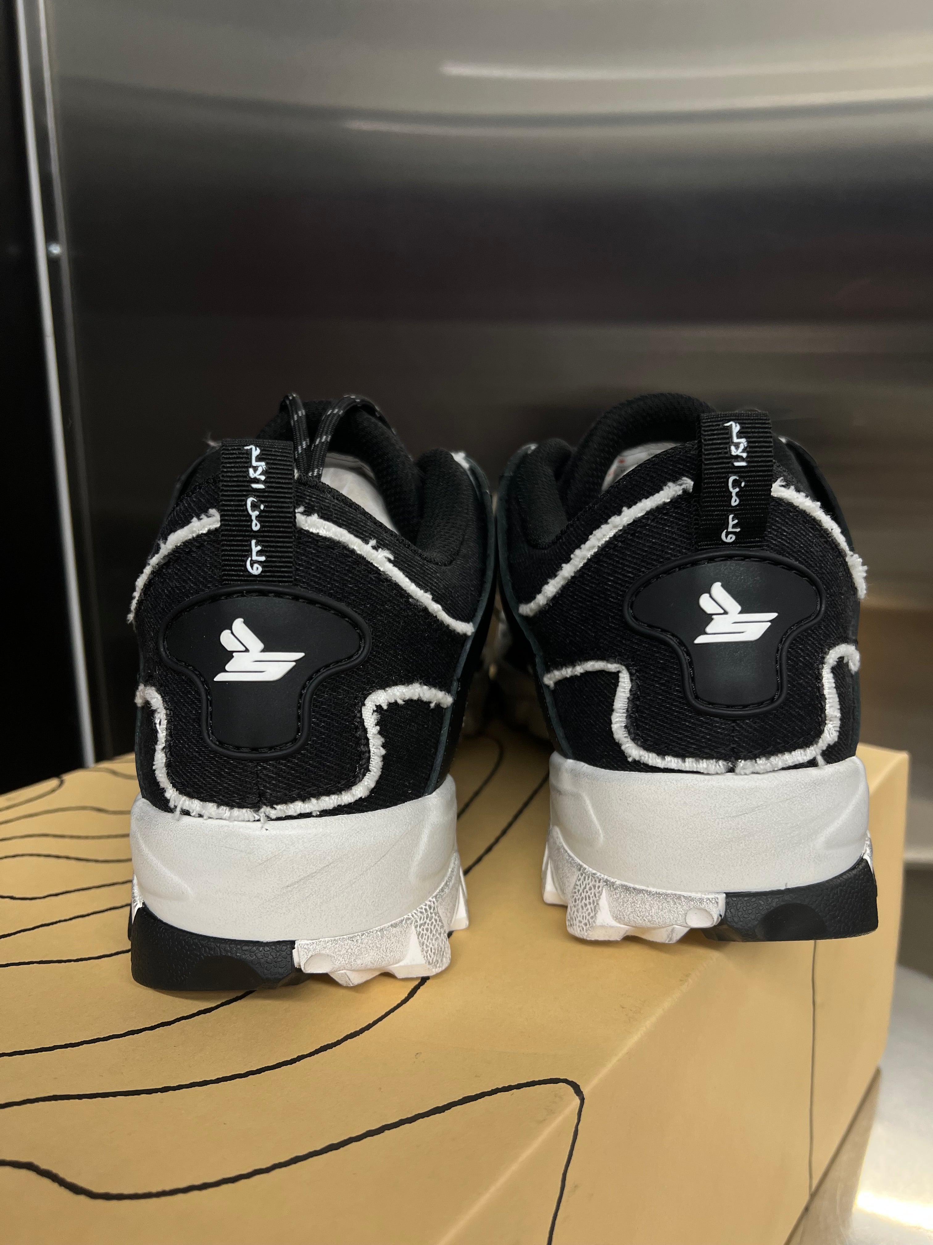 Sicko Hiking shoes (Black/White)