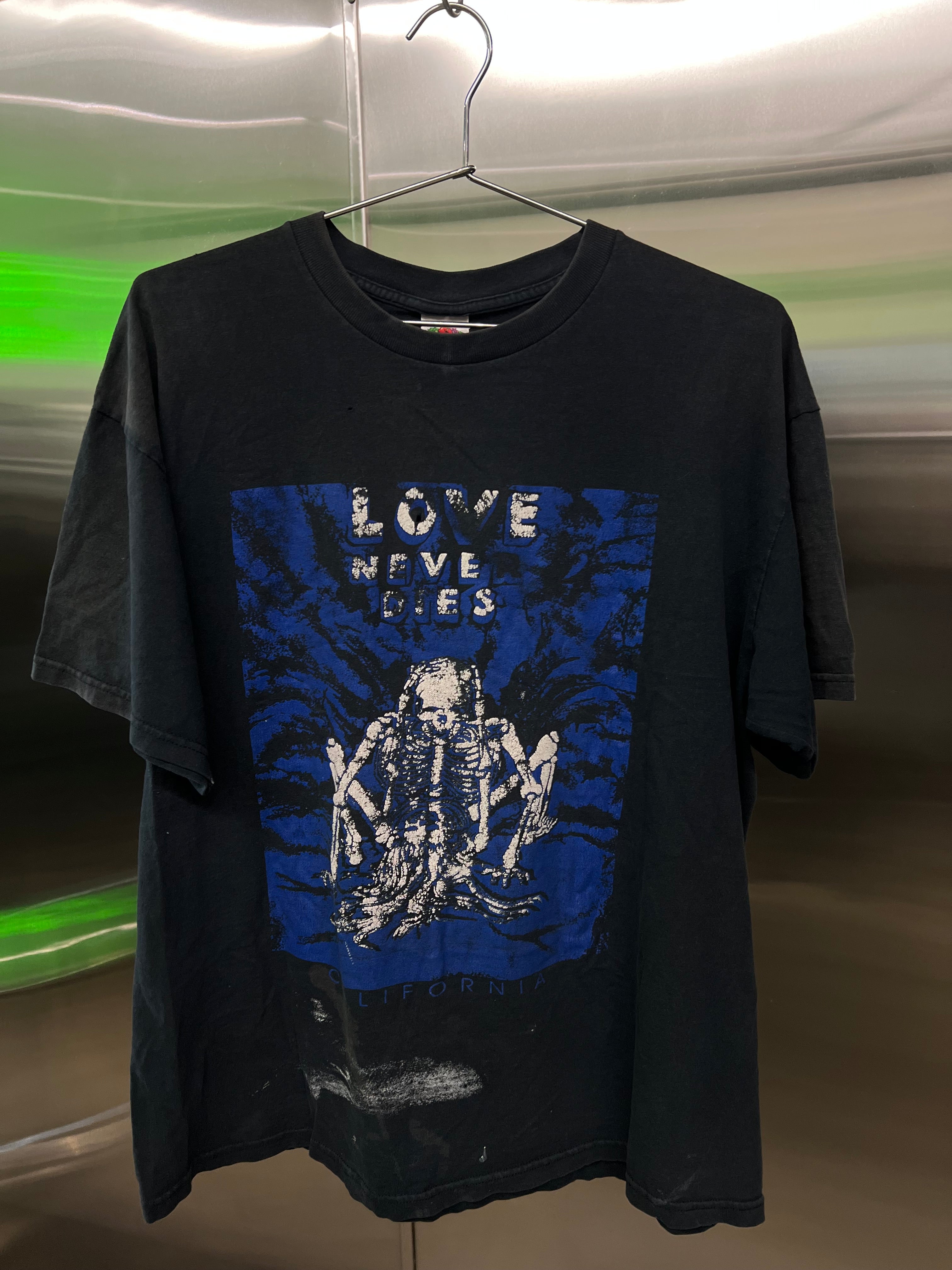 “Love Never Dies” 90s Vintage tee