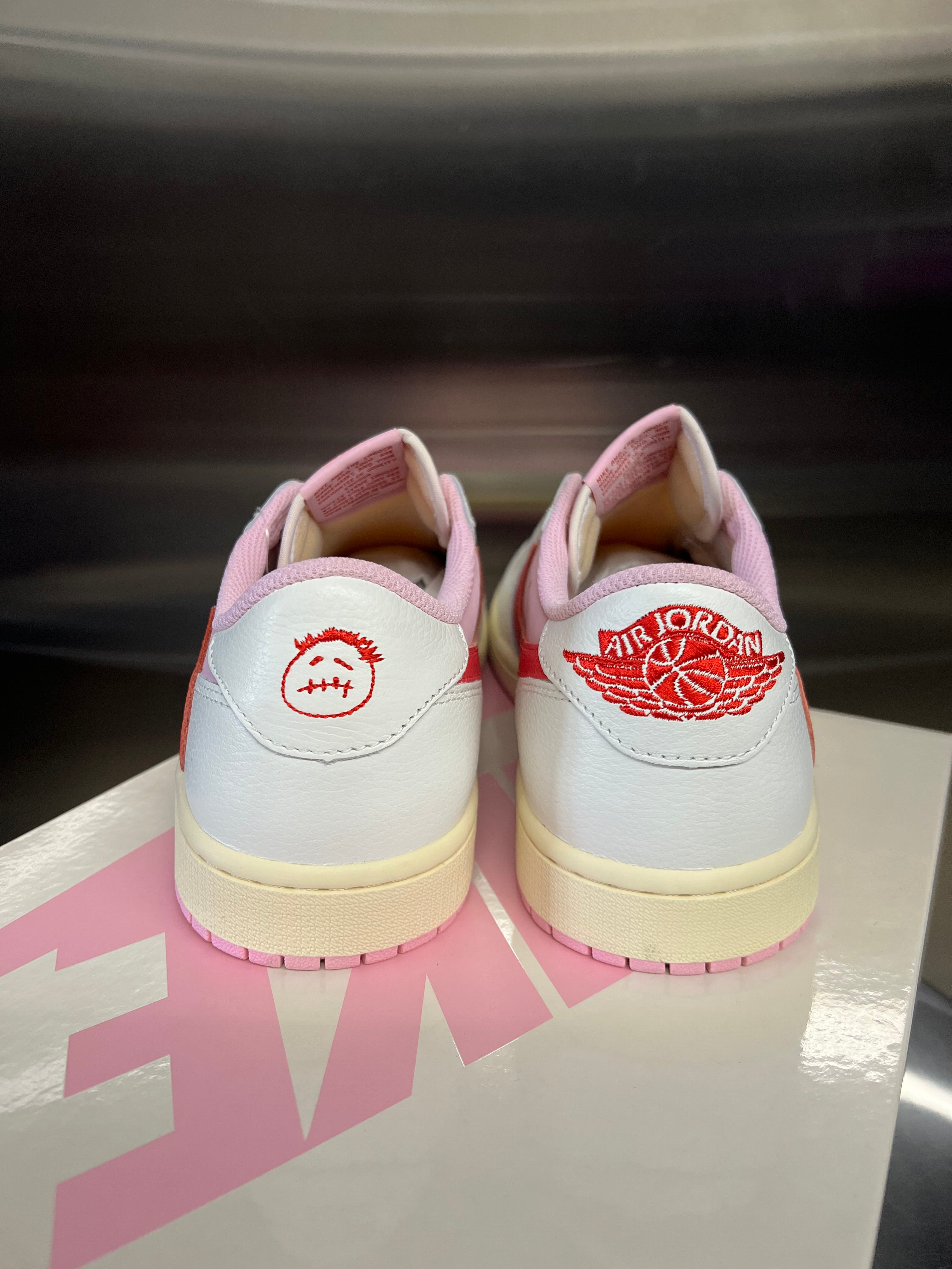 Jordan 1 low Travis Scott “Tropical Pink”