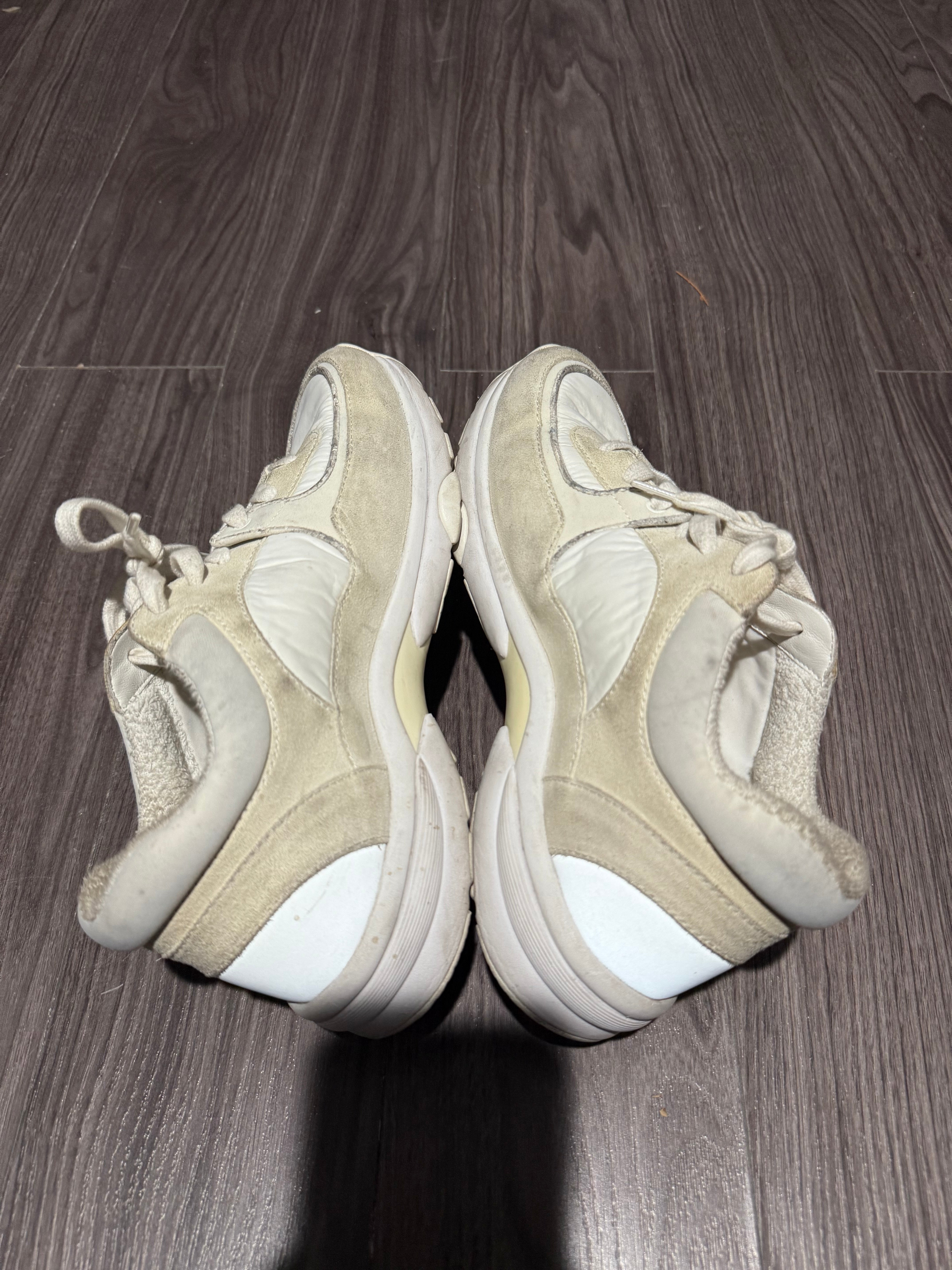 Chanel CC Logo suede sneakers