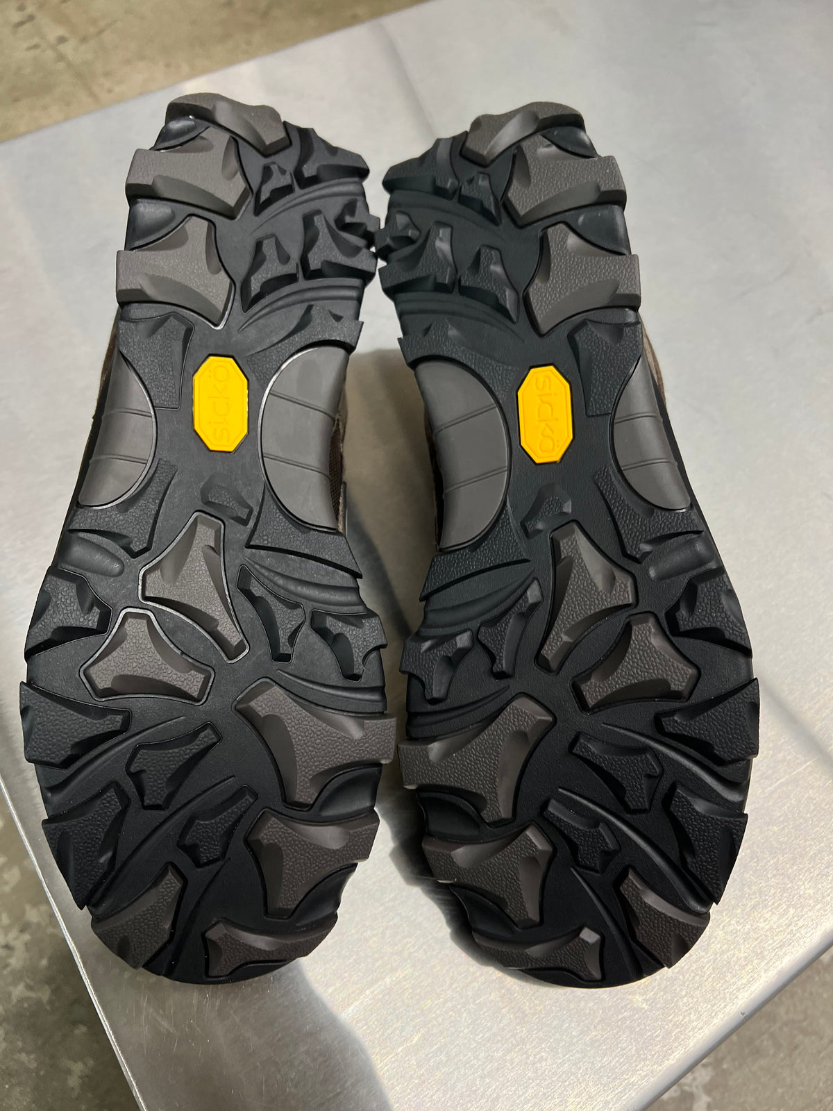Eric Emanuel x Sickö hiking sneaker