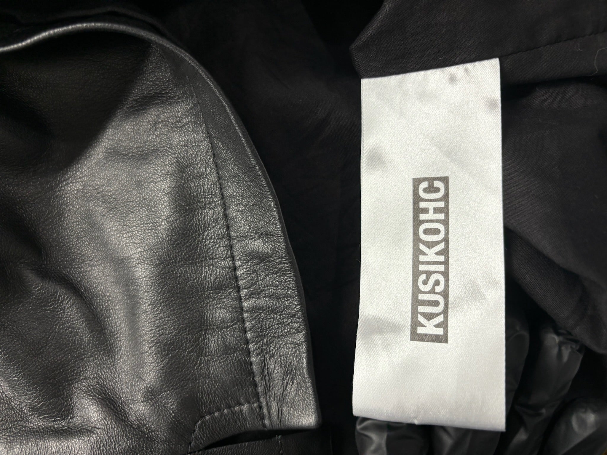 Kusikohc Leather button up