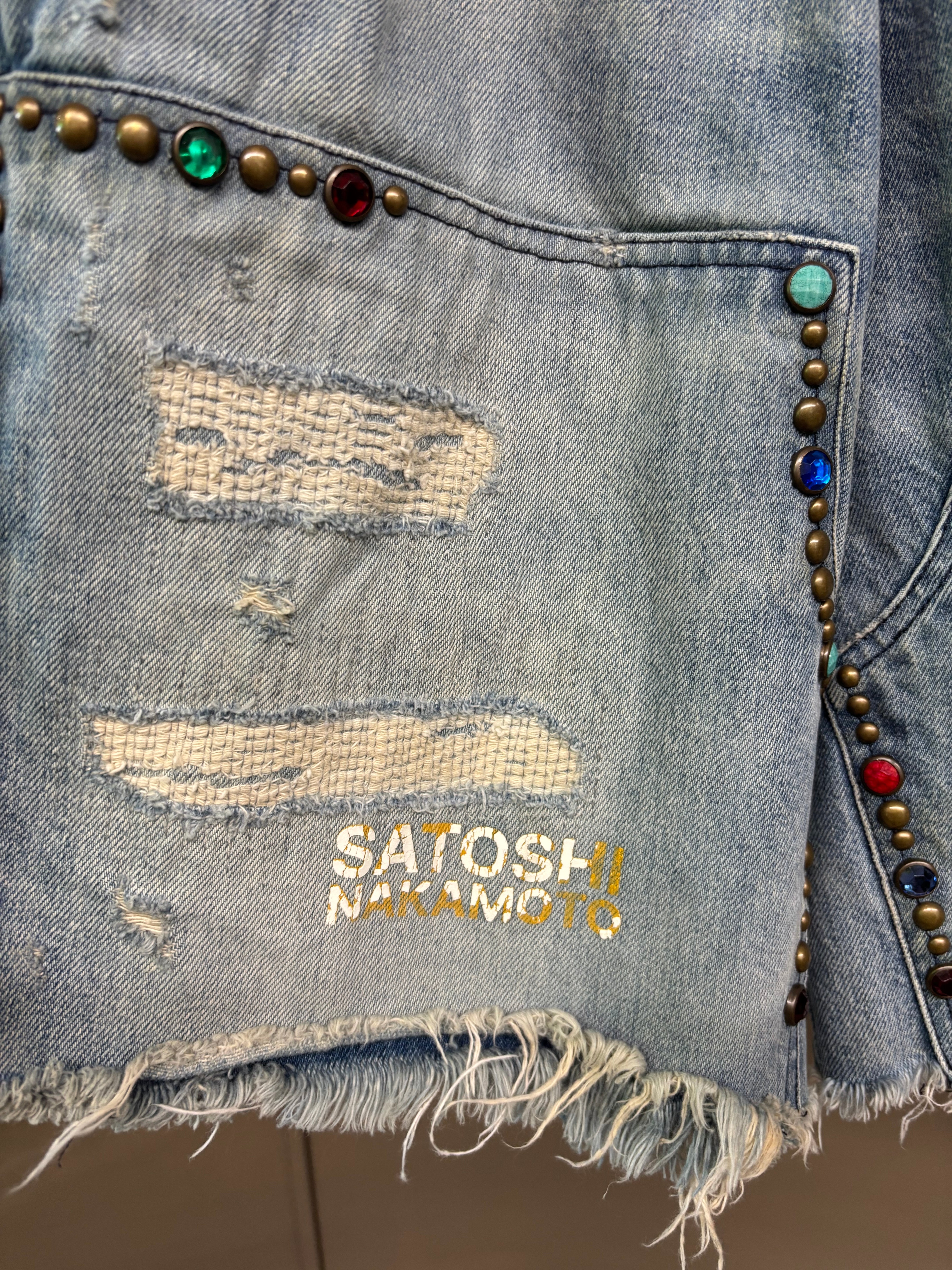 Satoshi Nakamoto x Amiri Denim Studded shorts