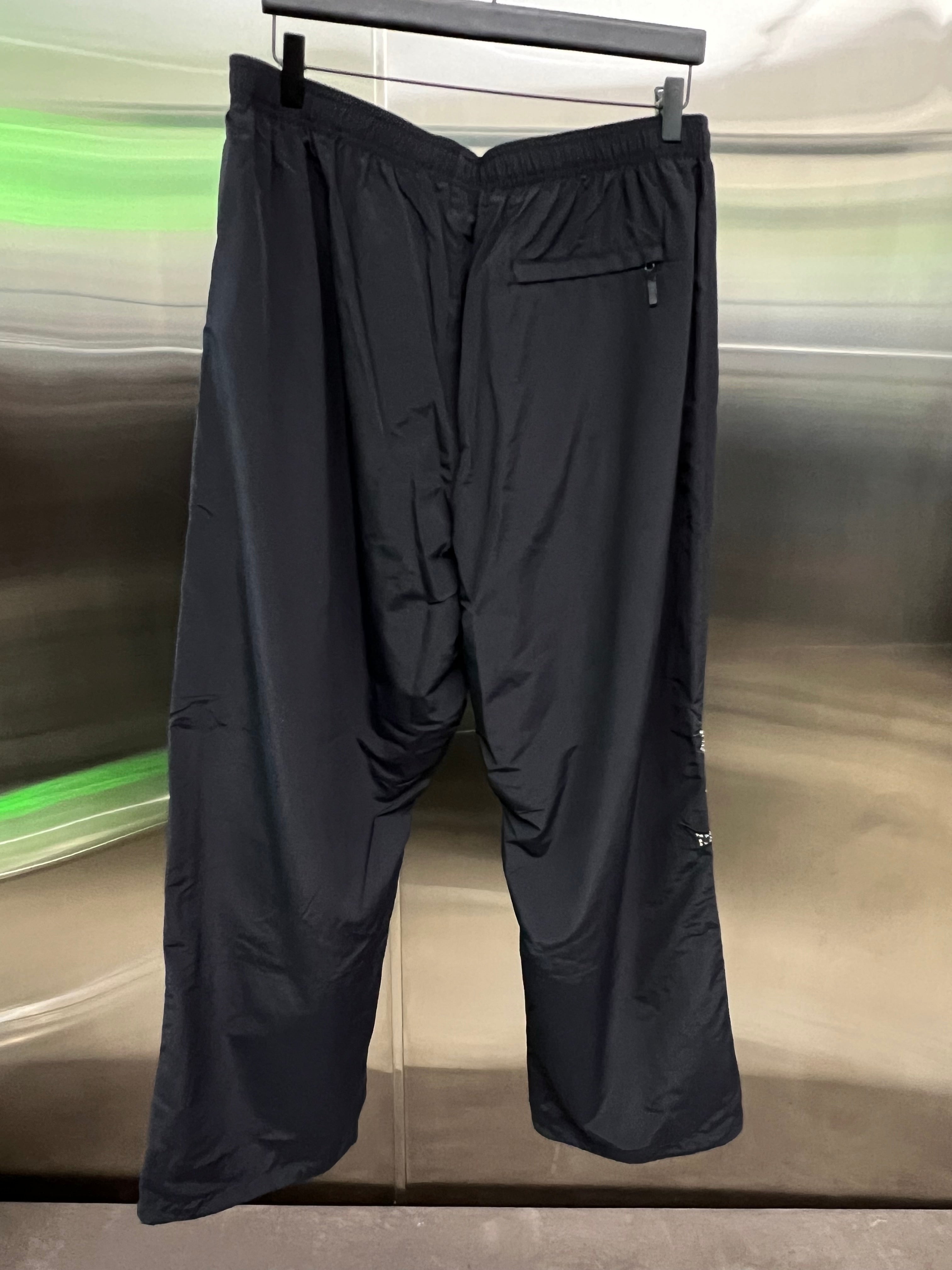 Supreme/Umbro Rhinestone Track Pants Rhinestone-studded ‘Supreme’