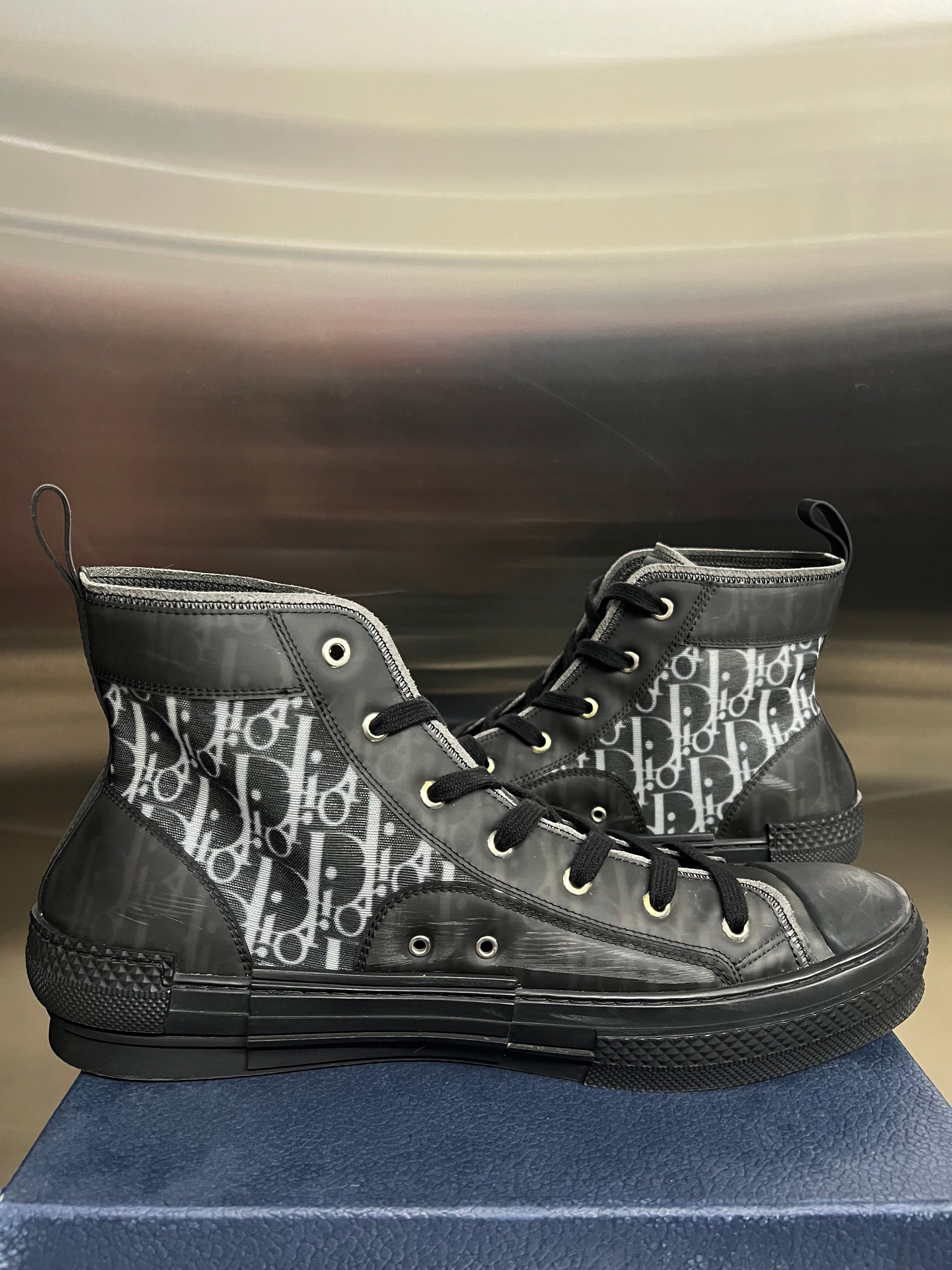 Dior B23 High oblique