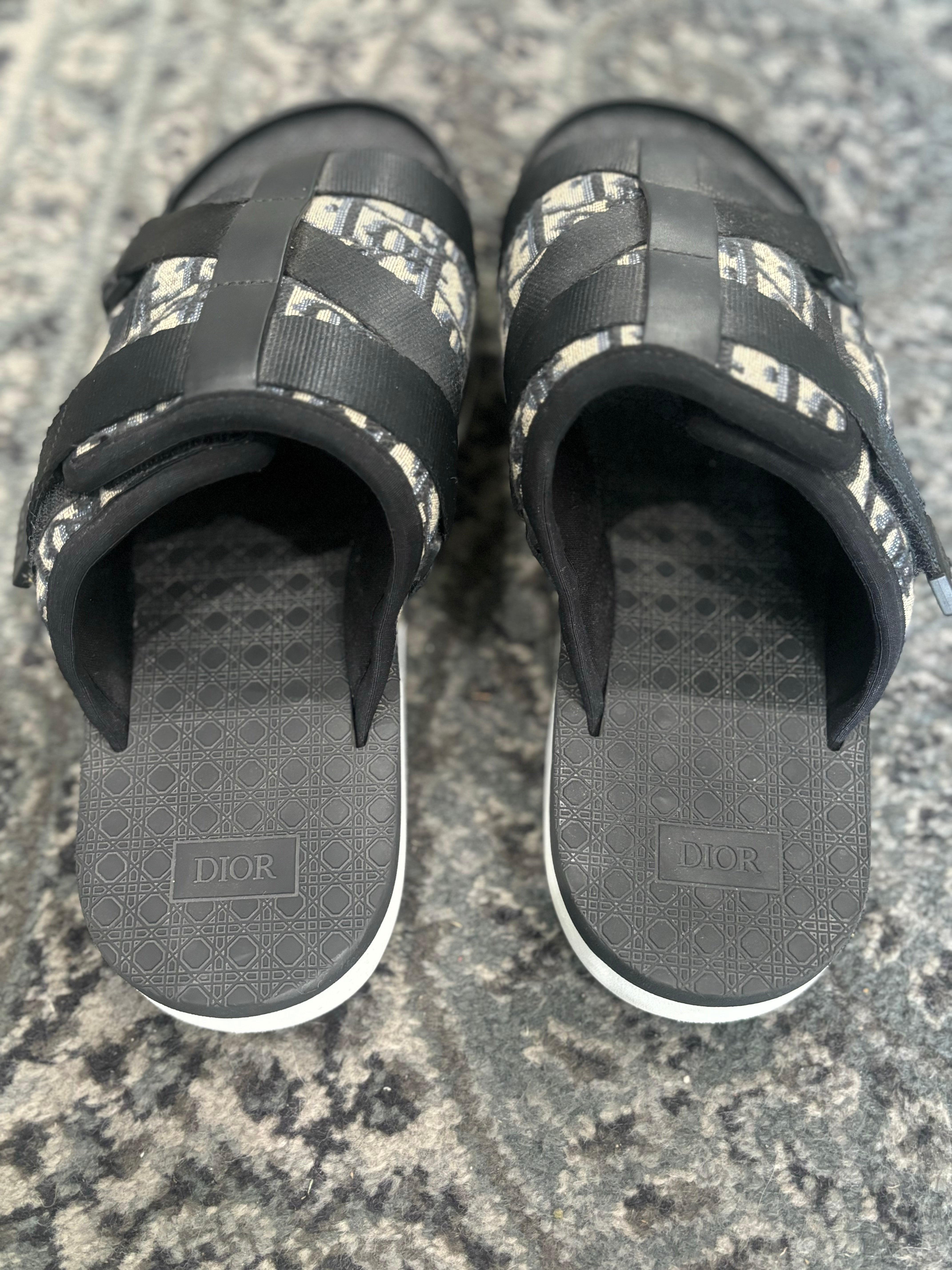 Dior Oblique slides