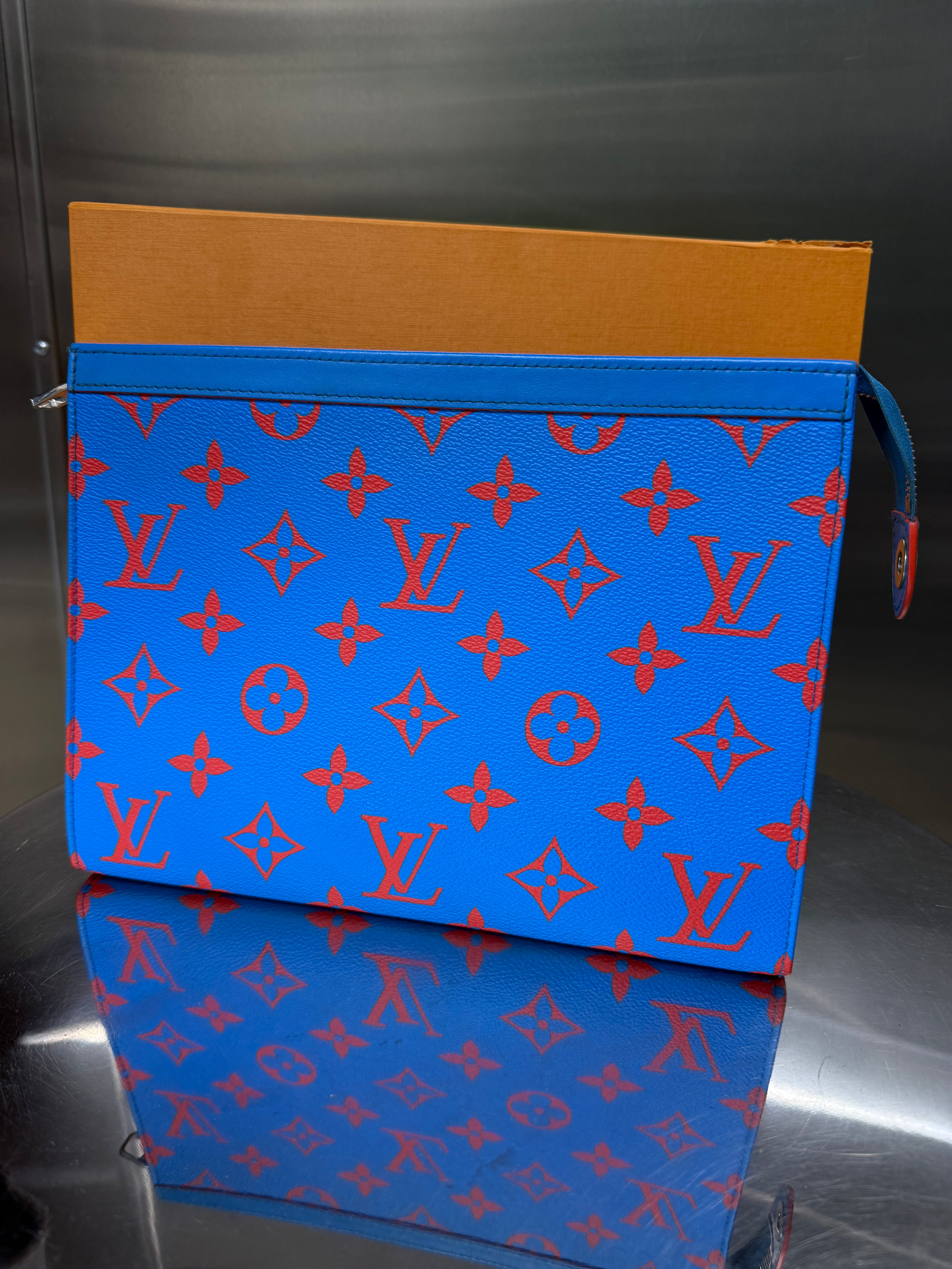 LV Pochette Voyage