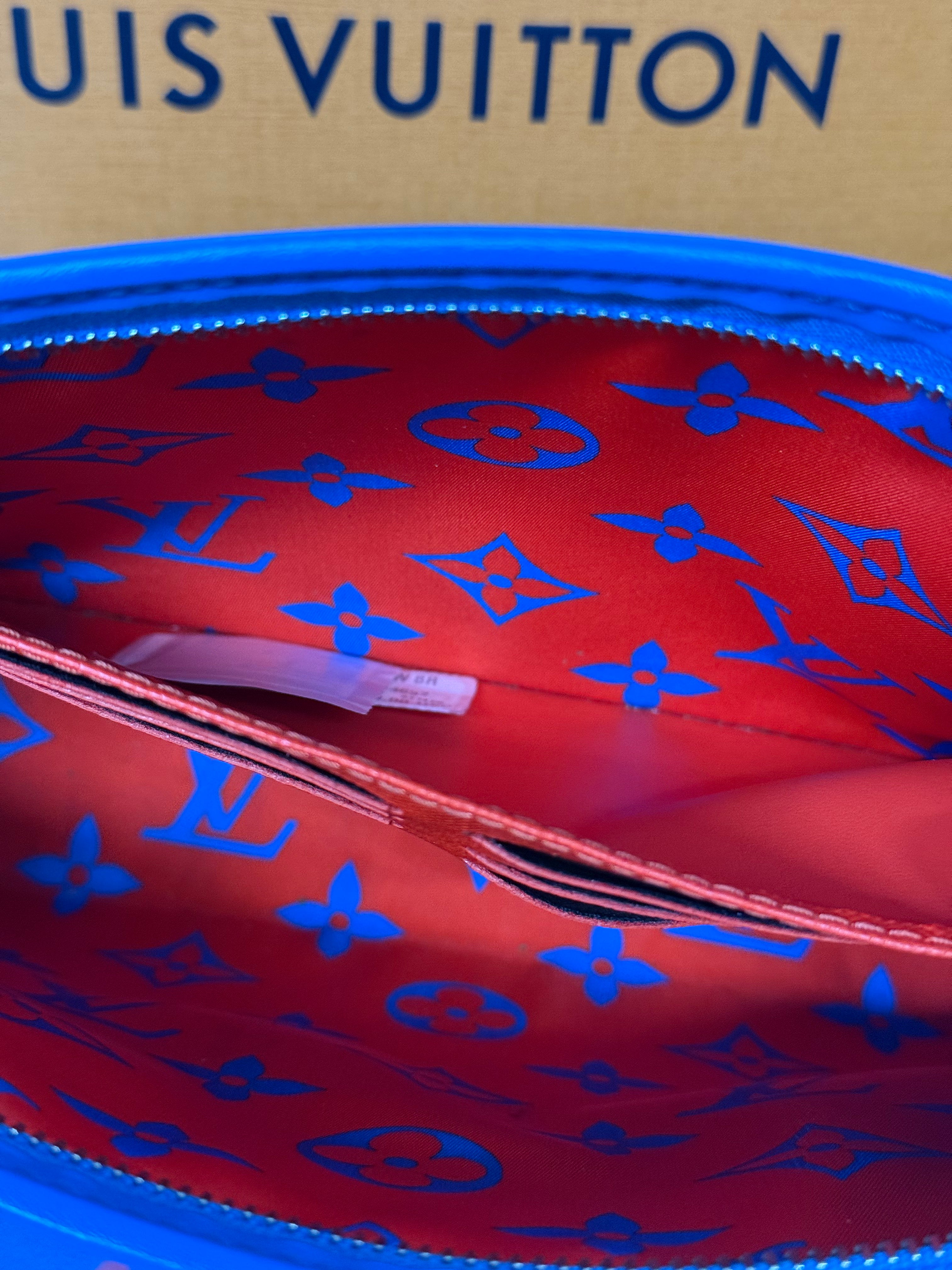 LV Pochette Voyage