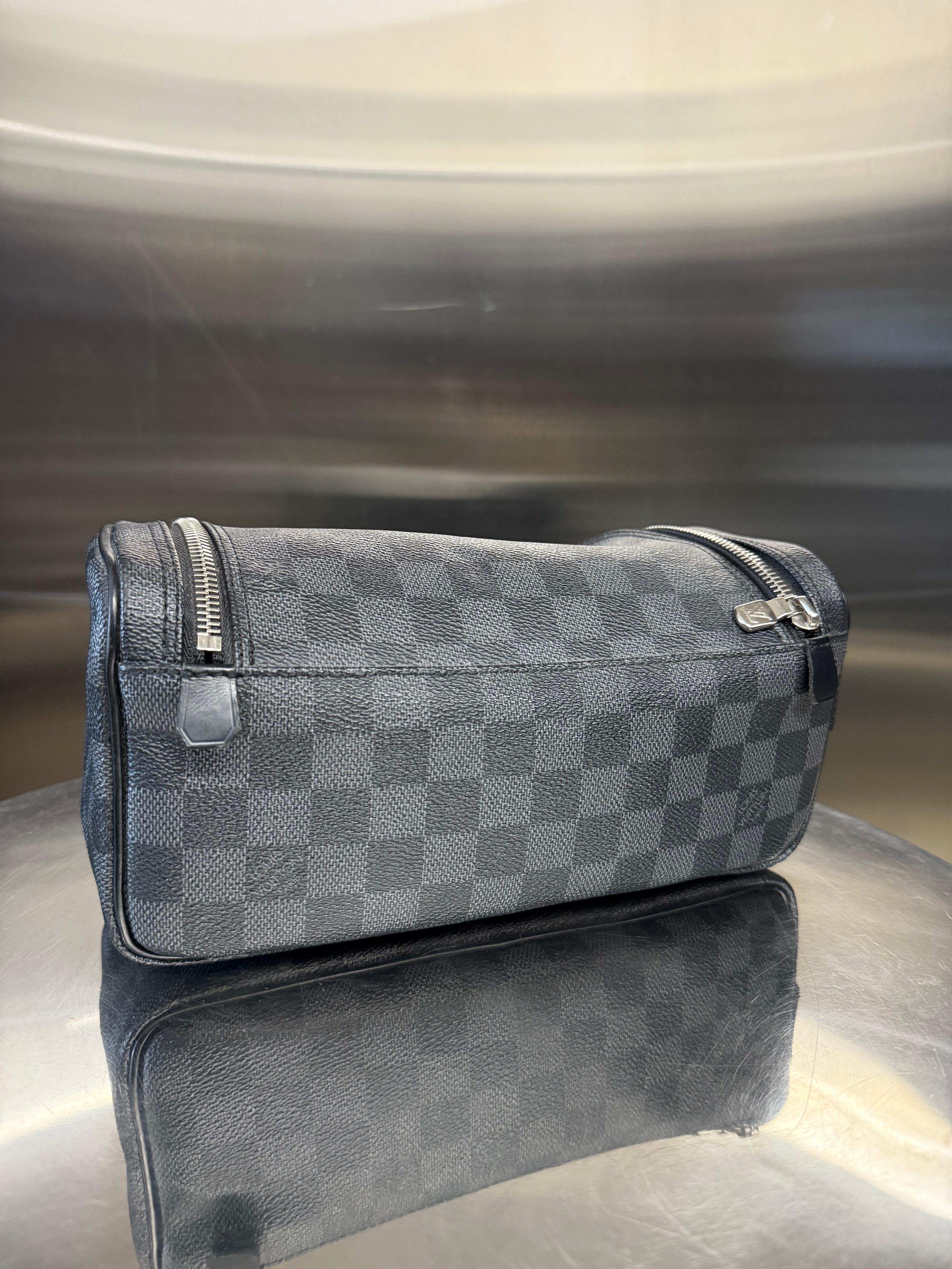 Louis vuitton toilette pouch damier