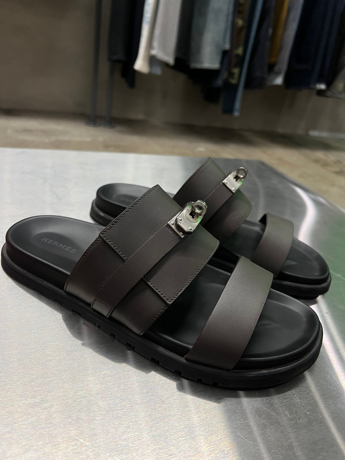 Hermes Jackson Sandal Brown (Écorce) colorway
