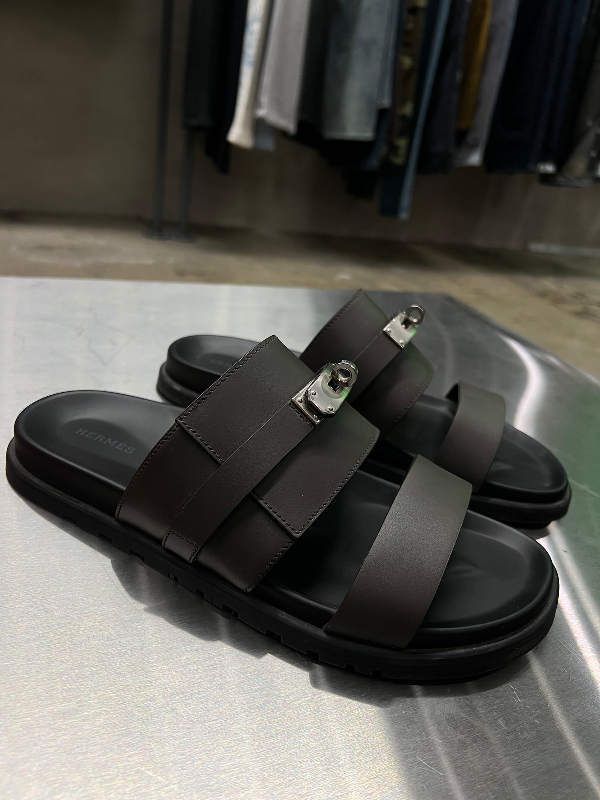 Hermes Jackson Sandal Brown (Écorce) colorway