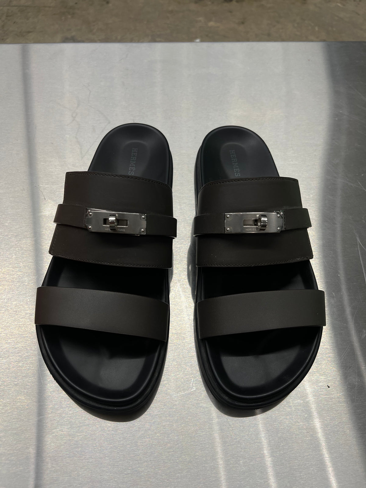 Hermes Jackson Sandal Brown (Écorce) colorway