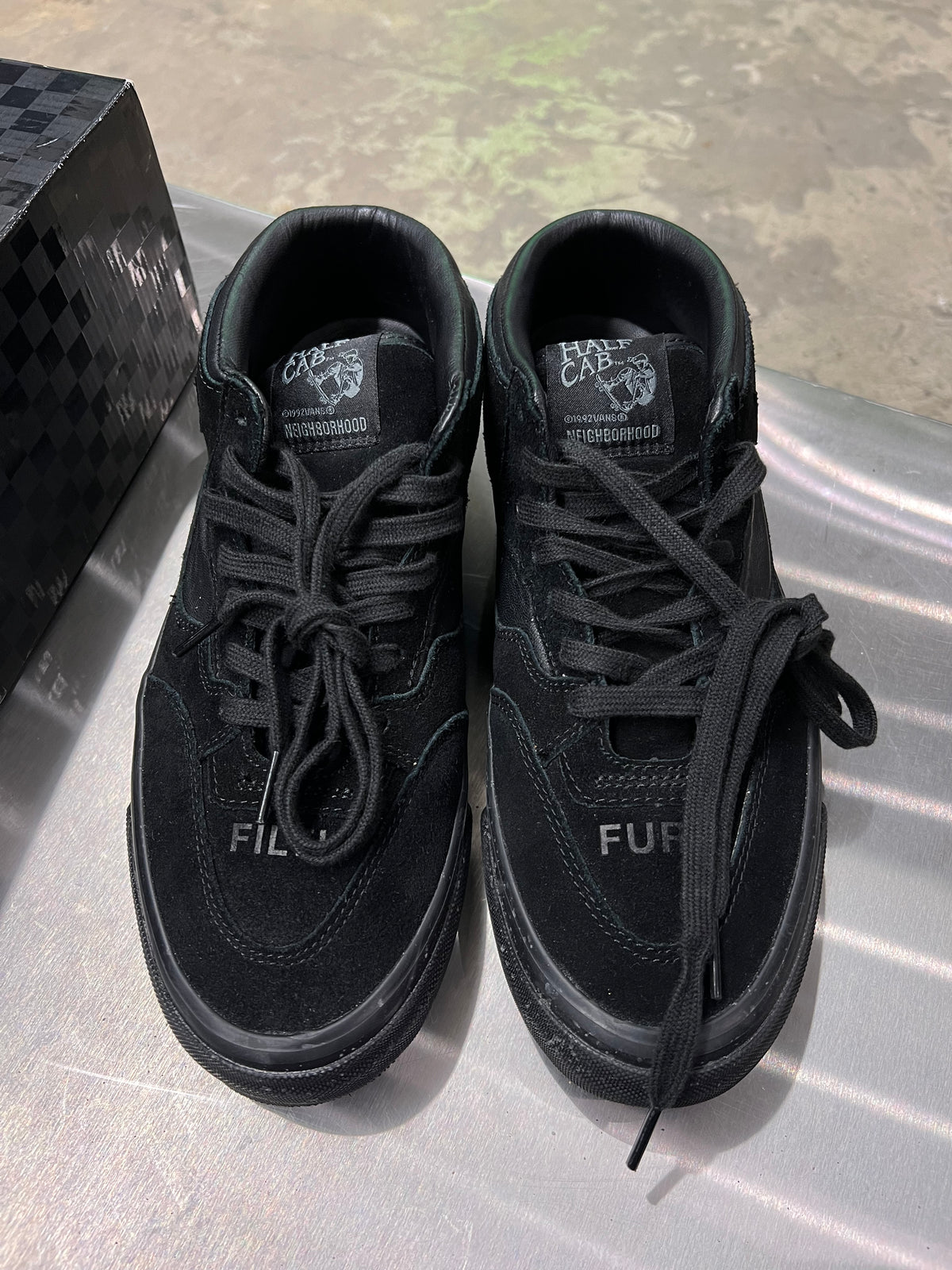 Vans OTW Half Cab 33 x Neighborhood black