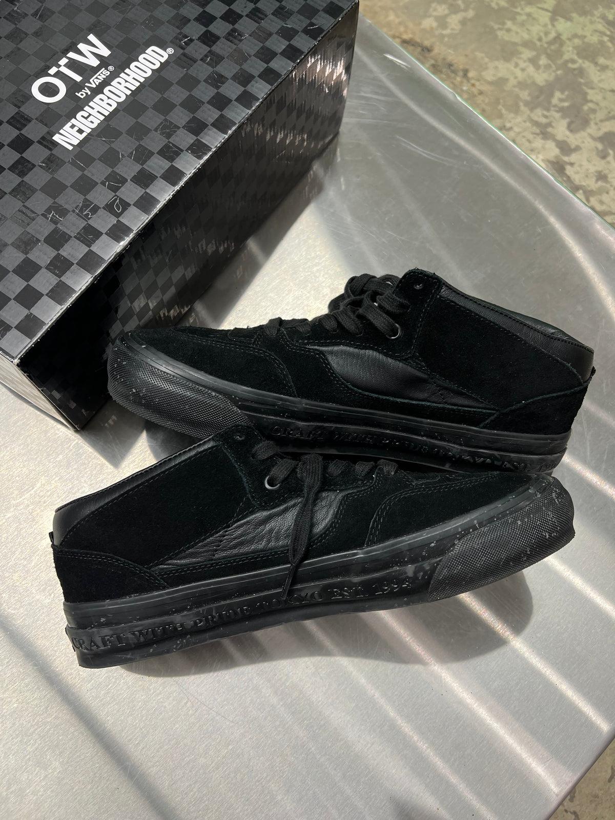 Vans OTW Half Cab 33 x Neighborhood black
