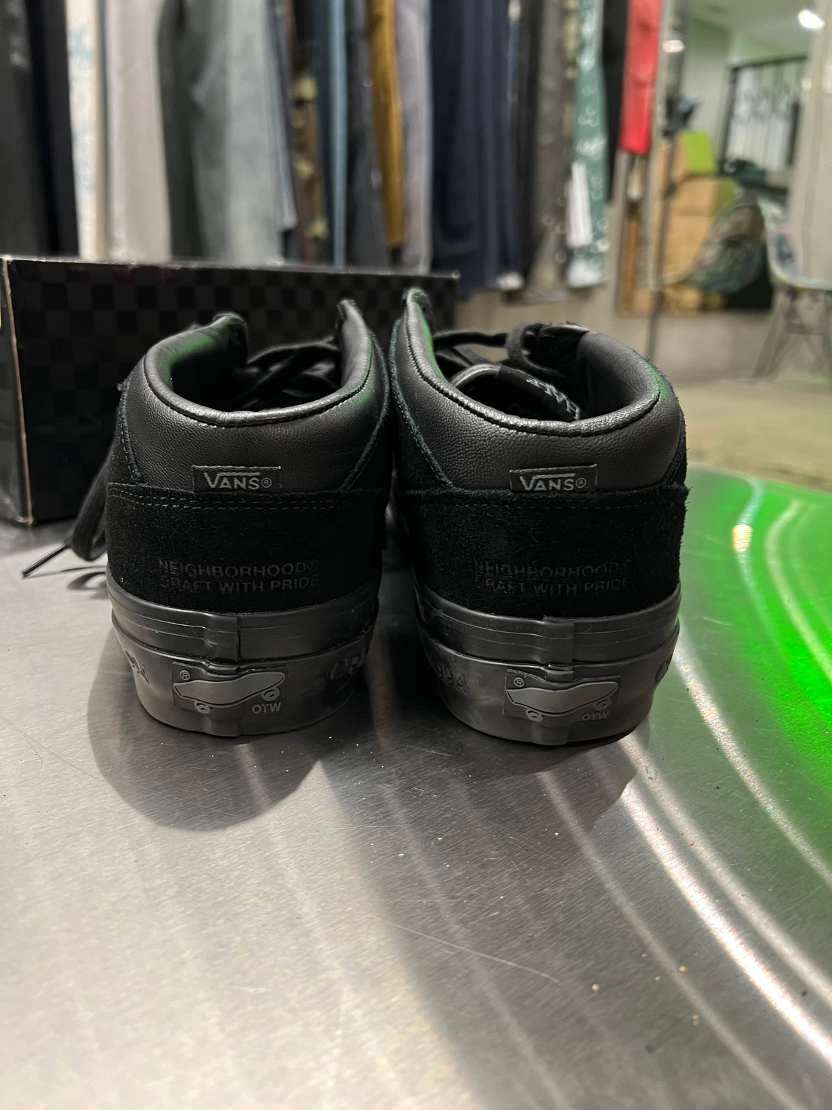 Vans OTW Half Cab 33 x Neighborhood black