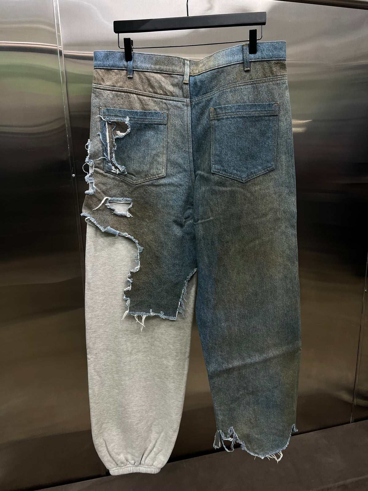 GV Gallery “Slither Bottoms”